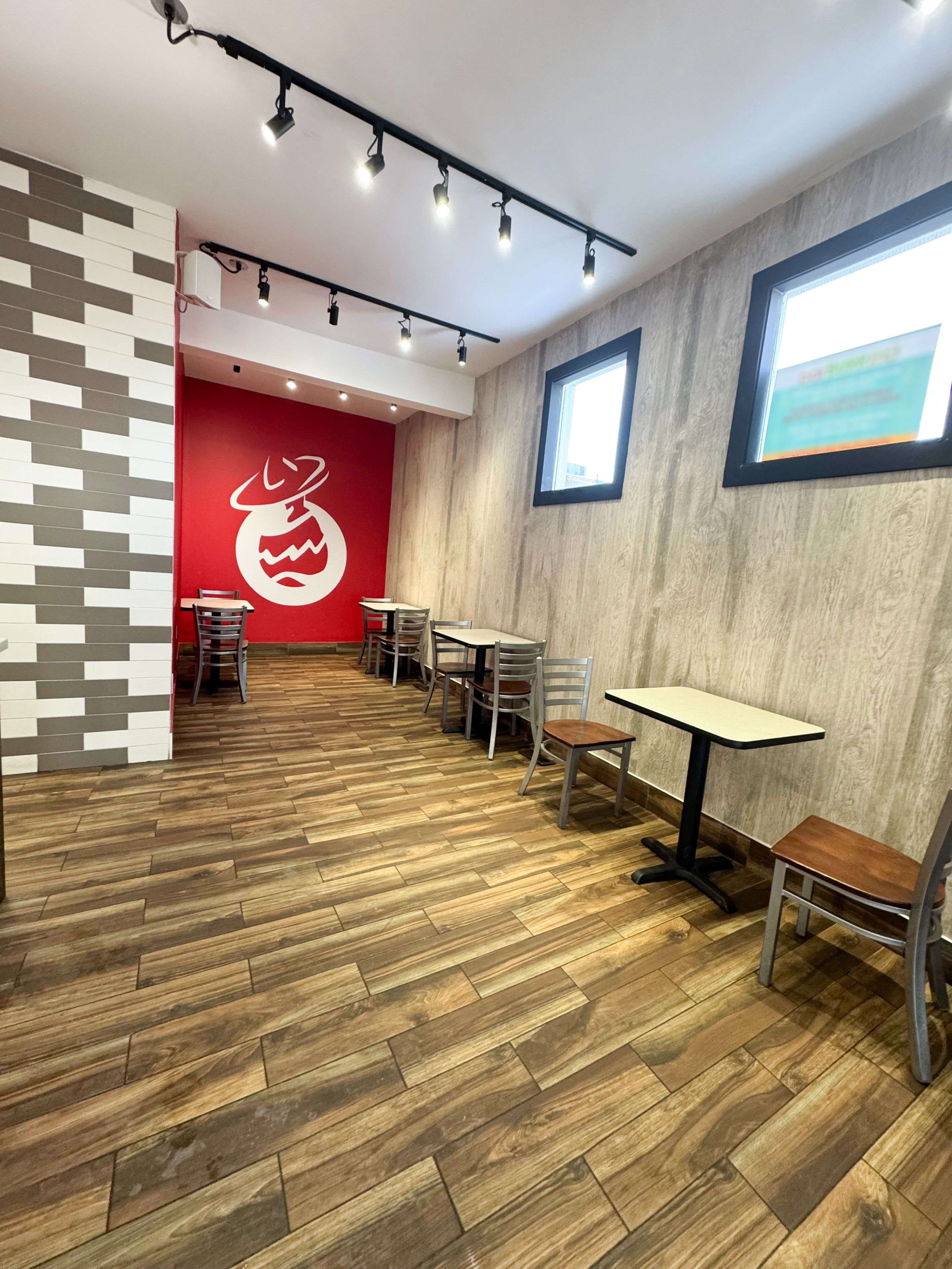 Chatham-kent, ON N8A 2W5,1314 Dufferin AVE