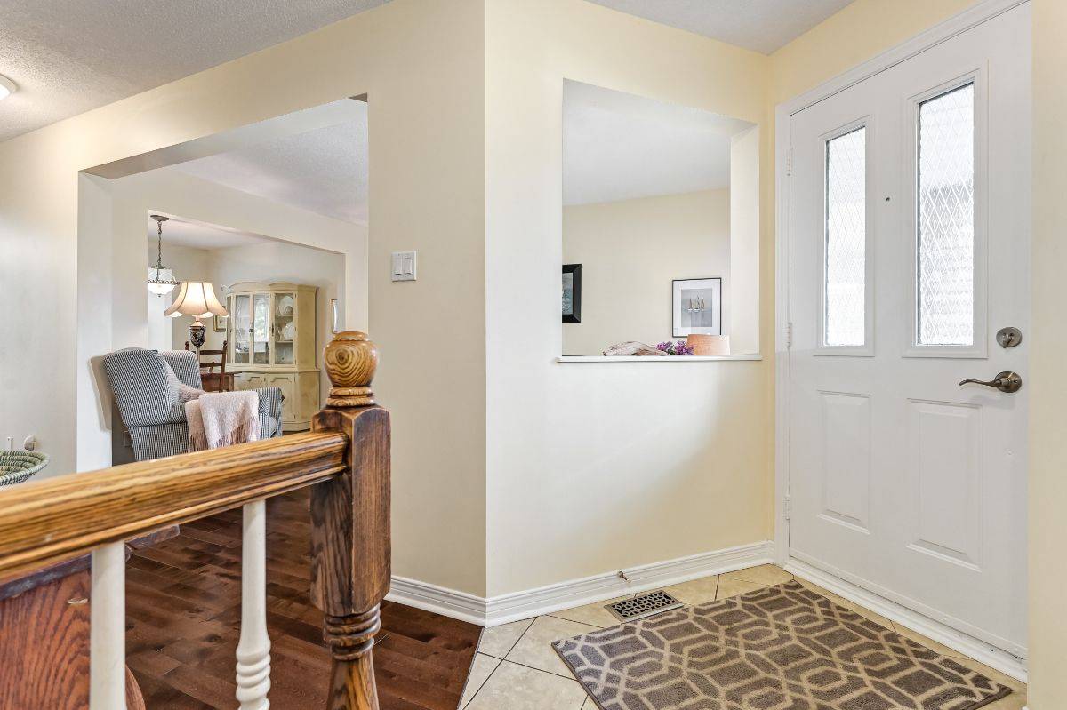 Hunt Club - South Keys And Area, ON K1G 5S3,83 Winnegreen CT