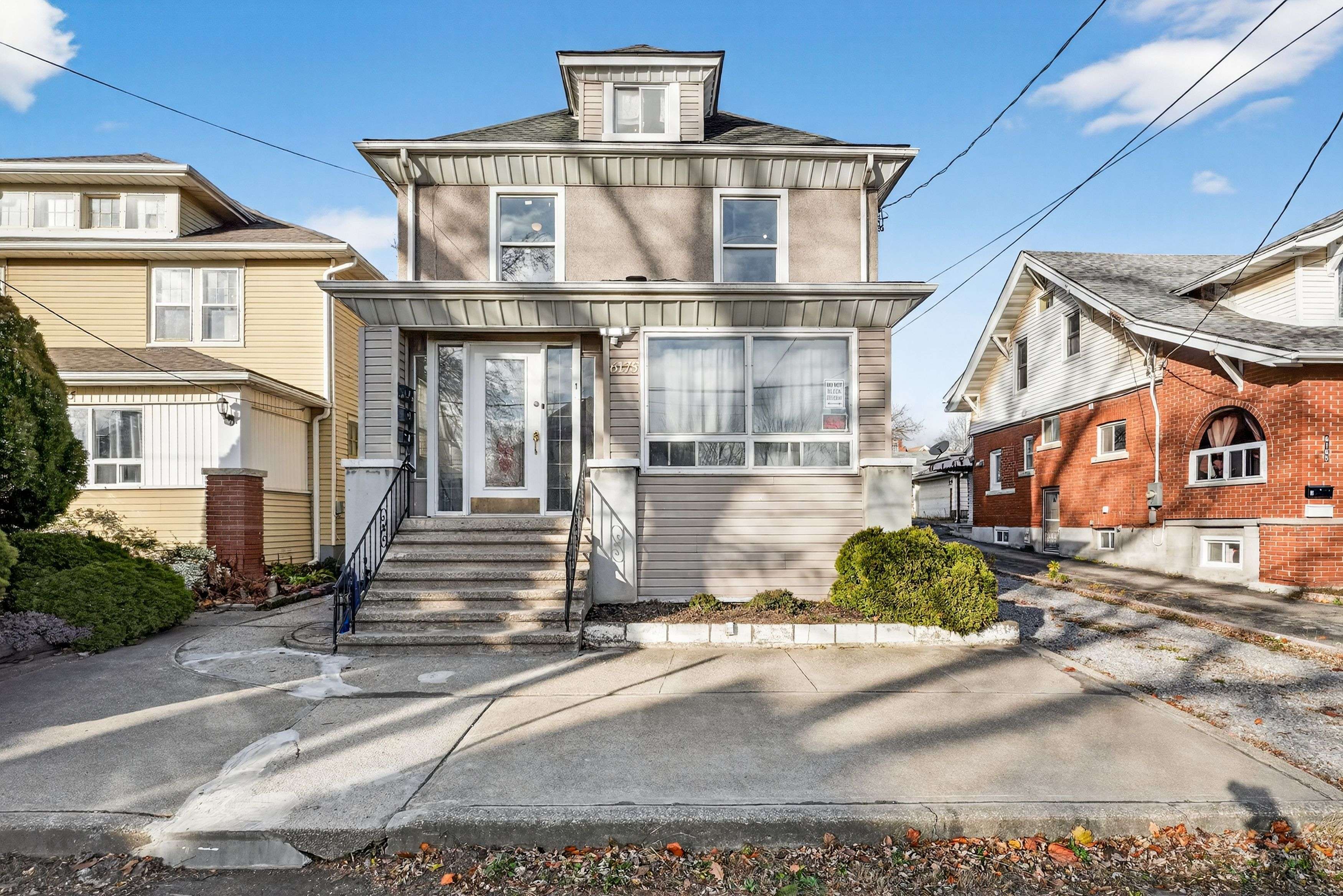 Niagara Falls, ON L2G 1Y5,6175 Barker ST