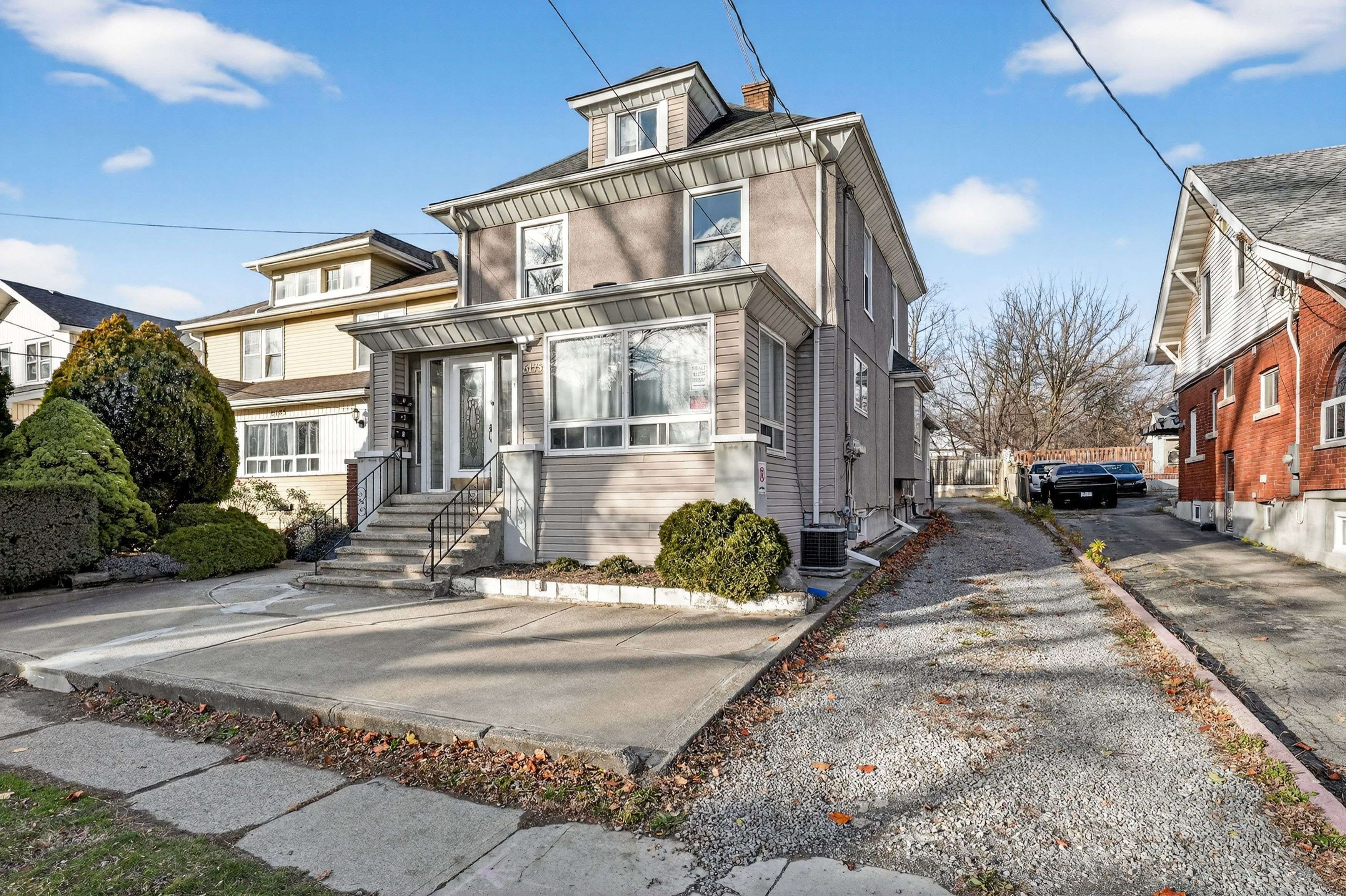 Niagara Falls, ON L2G 1Y5,6175 Barker ST