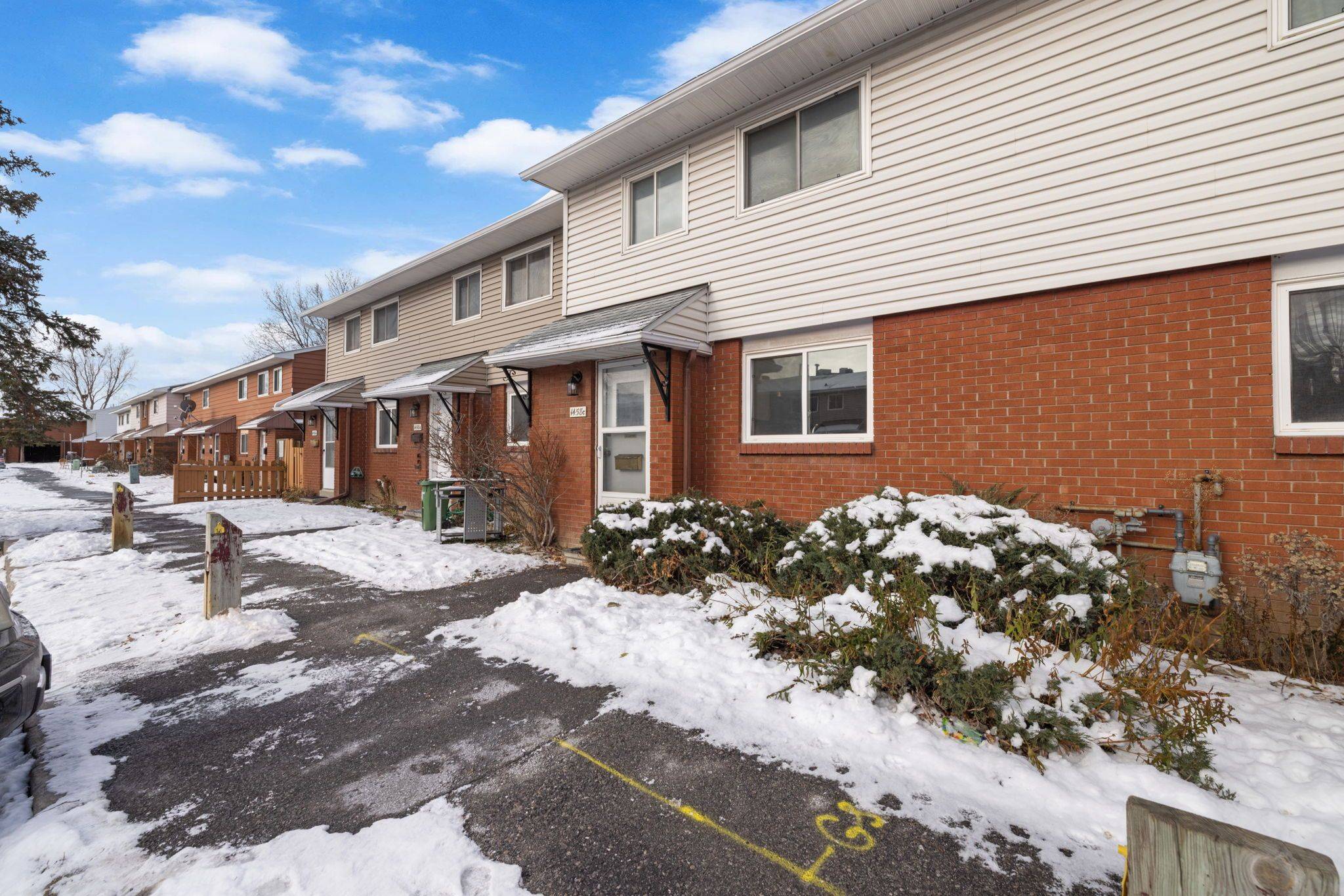 Hunt Club - South Keys And Area, ON K1V 6S1,1458 Heatherington RD #C