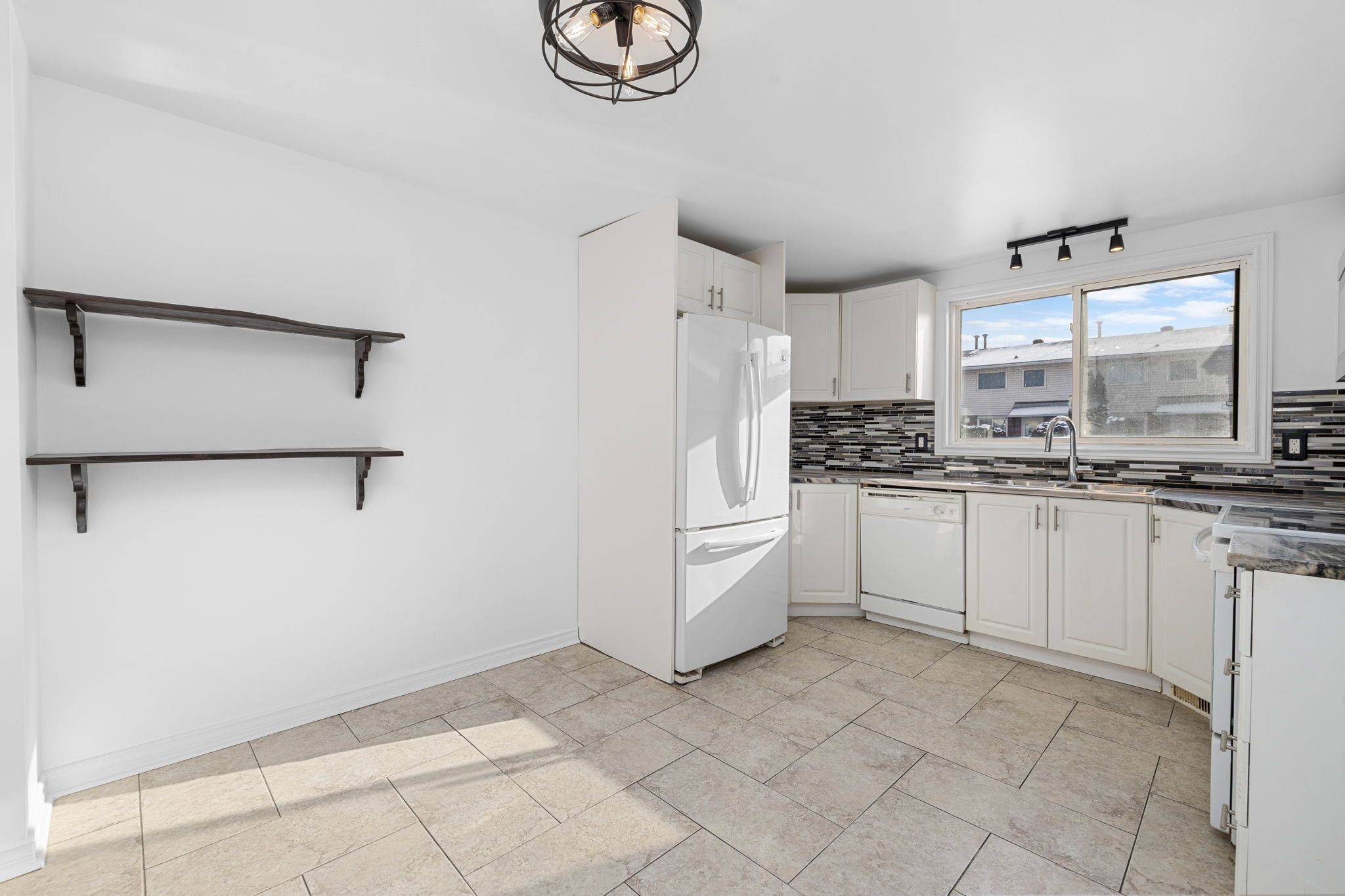 Hunt Club - South Keys And Area, ON K1V 6S1,1458 Heatherington RD #C