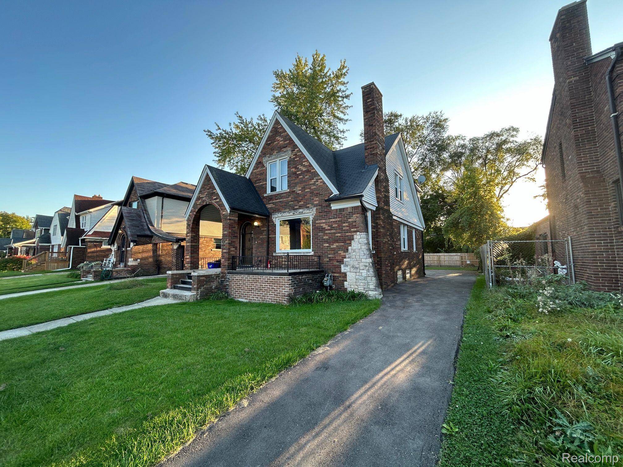 Detroit, MI 48215,239 NEWPORT ST