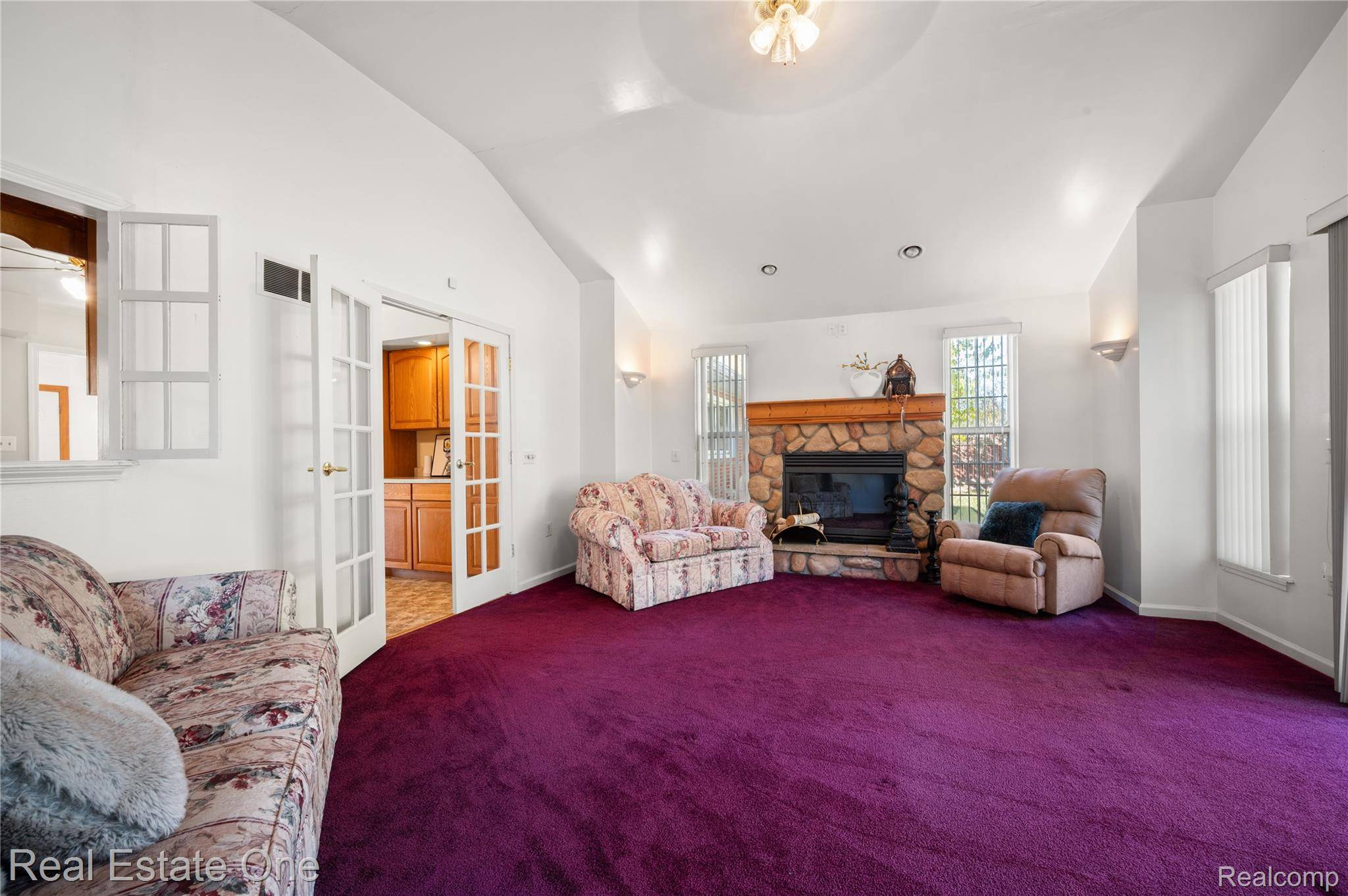 Farmington Hills, MI 48336,28172 W 10 Mile RD