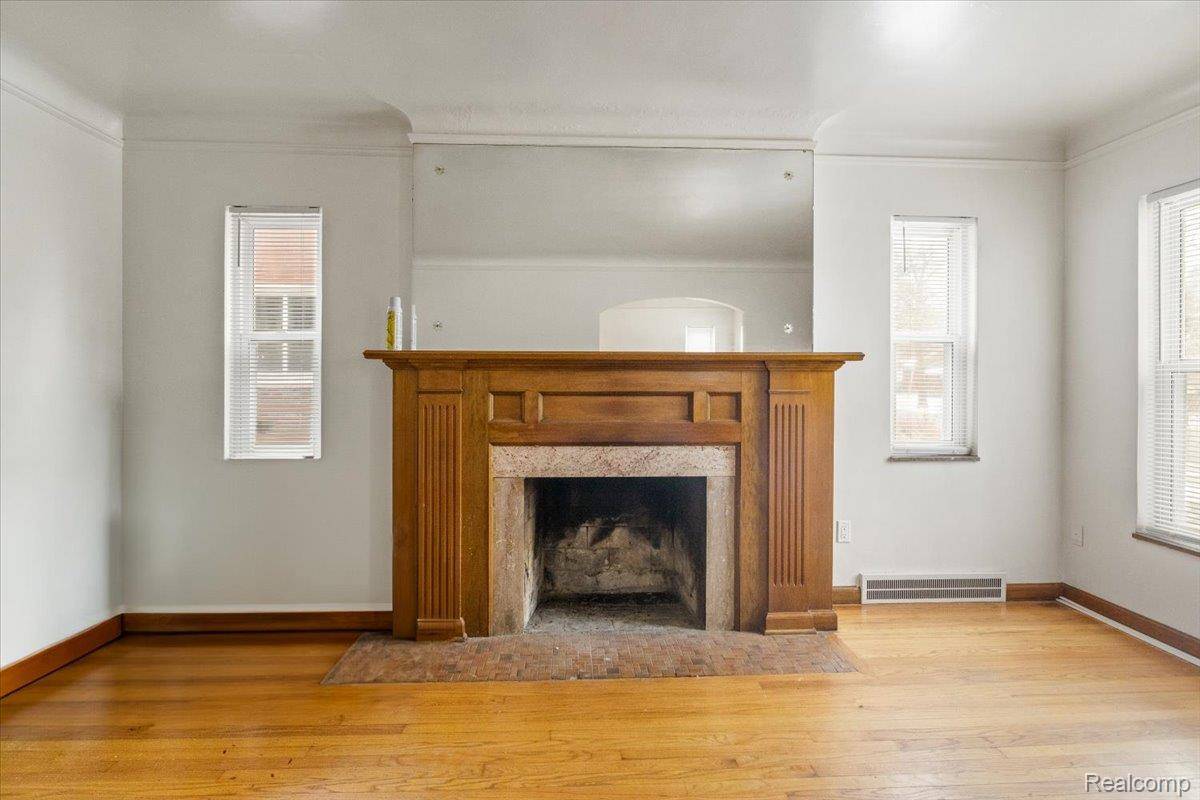 Detroit, MI 48205,15709 Collingham DR