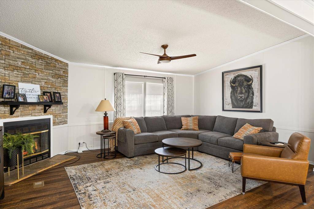 Granbury, TX 76048,212 Brazos Harbor Drive