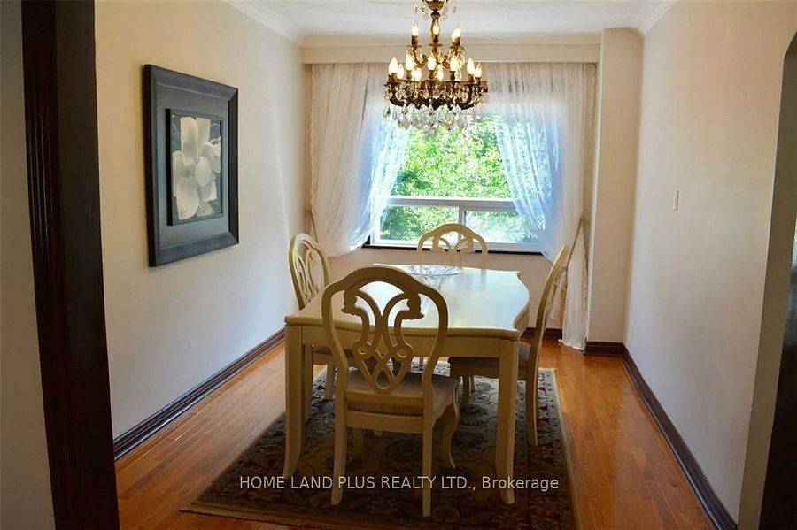 Toronto C10, ON M4S 1V1,521 Hillsdale AVE E