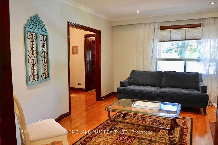 Toronto C10, ON M4S 1V1,521 Hillsdale AVE E