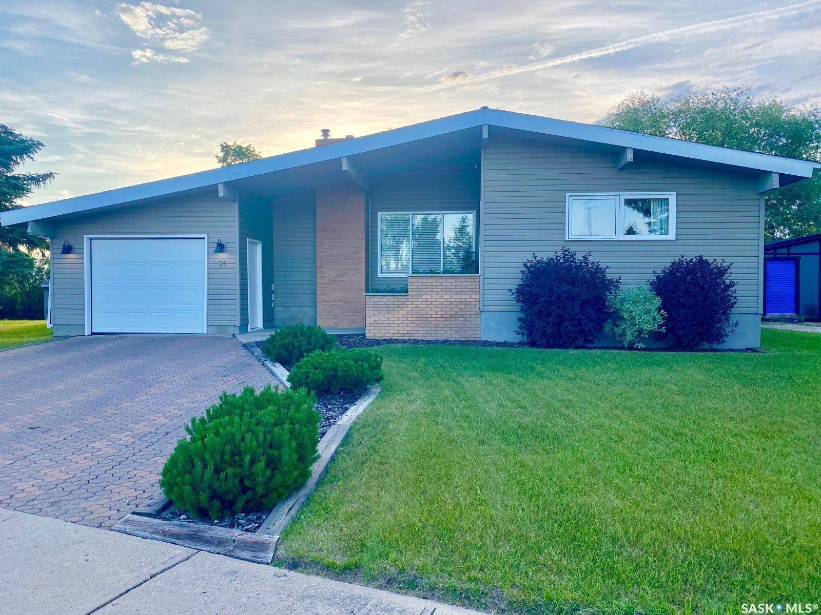 Oxbow, SK S0C 2B0,91 Moir DRIVE