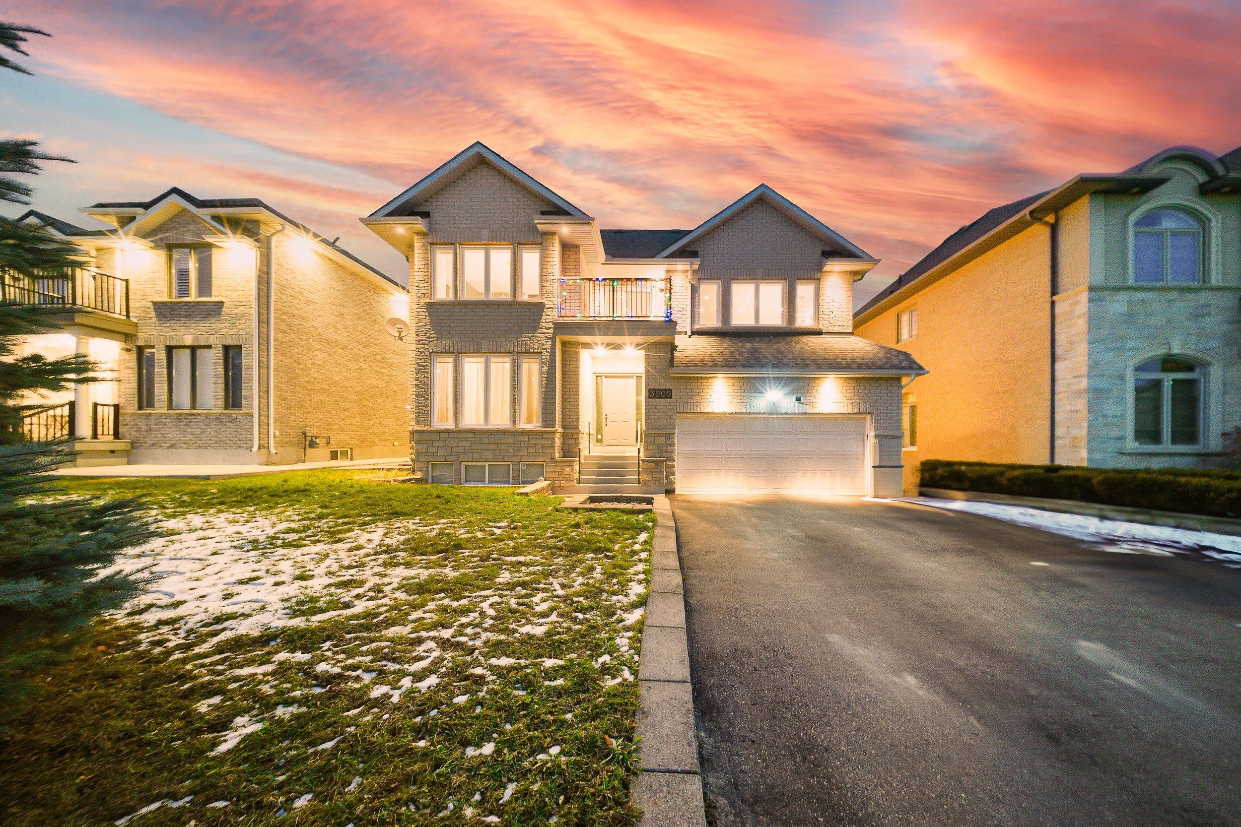 Mississauga, ON L5B 1V8,3205 Rolling Stone CT