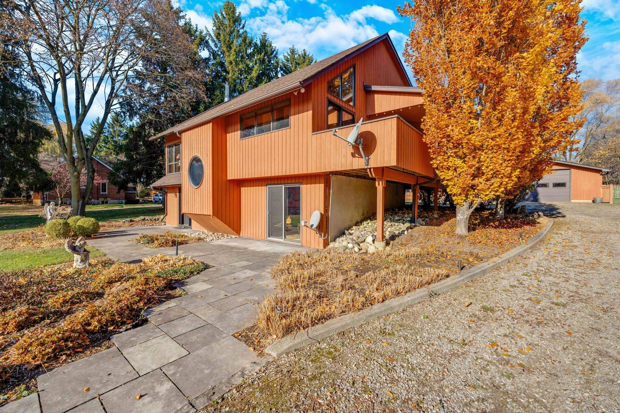 Cambridge, ON N3E 0A4,106 Royal Oak RD