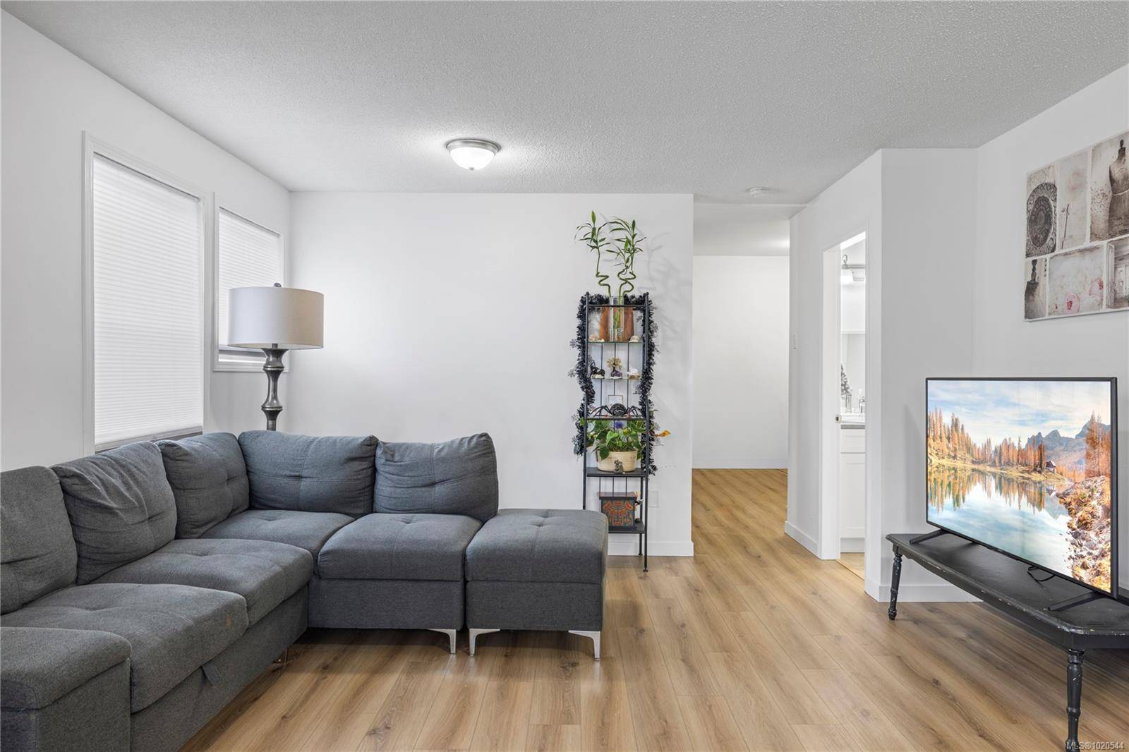 Nanaimo, BC V9R 5W4,438 Gail Pl #1