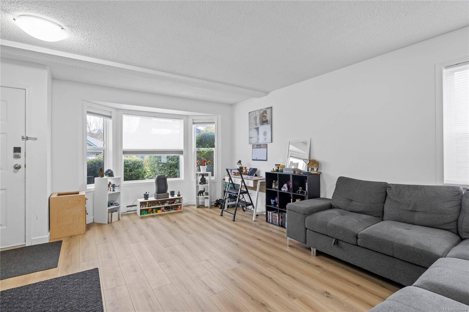 Nanaimo, BC V9R 5W4,438 Gail Pl #1