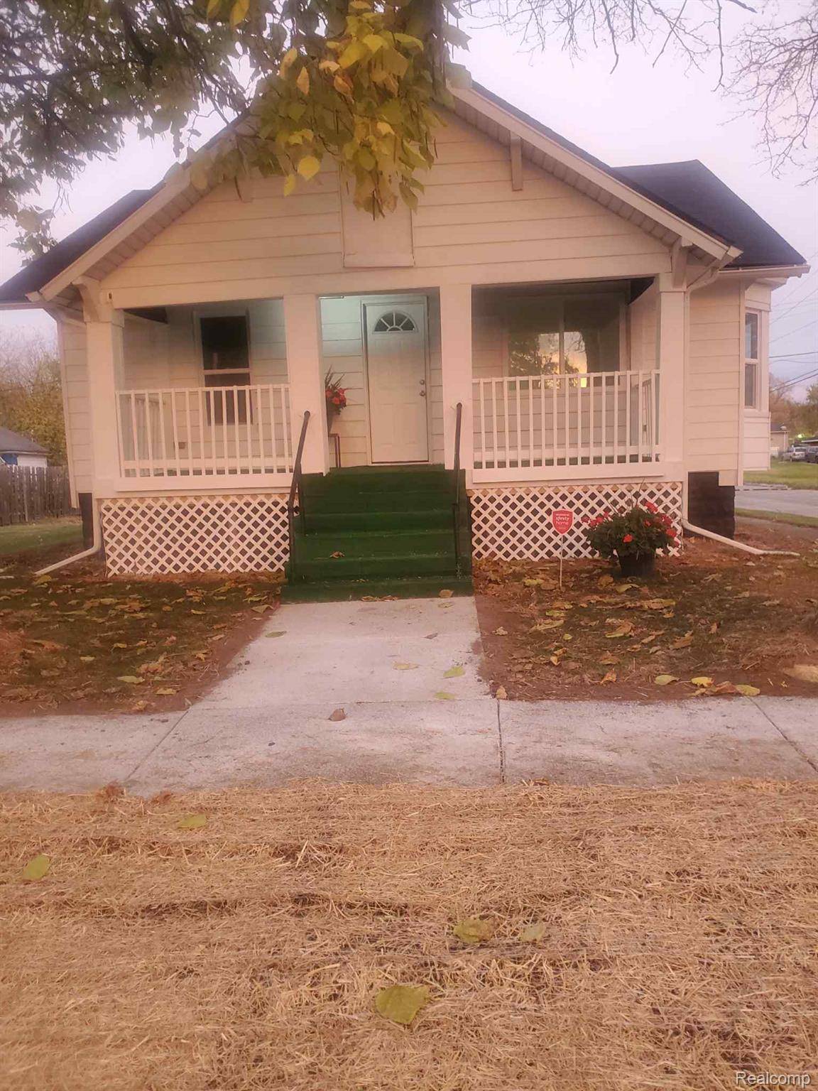 Inkster, MI 48141,3155 Walnut ST