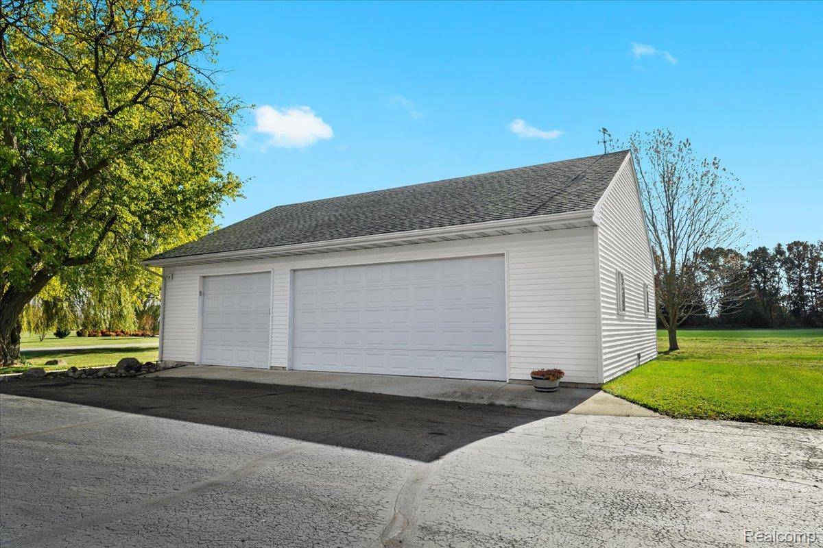 Howell, MI 48855,2795 N Burkhart RD