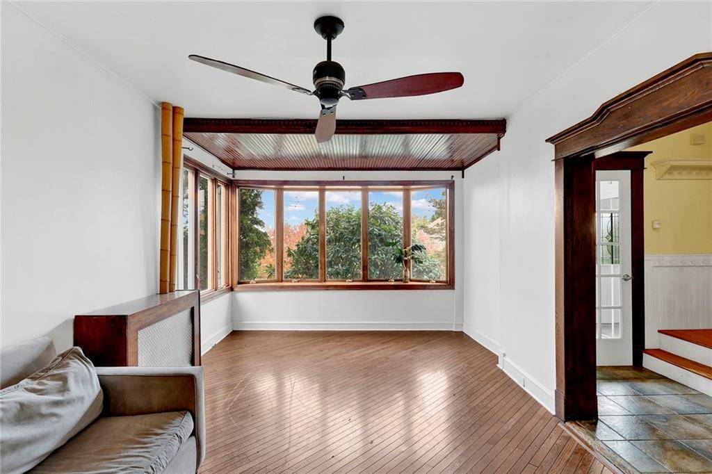 Staten  Island, NY 10301,30 East Buchanan ST