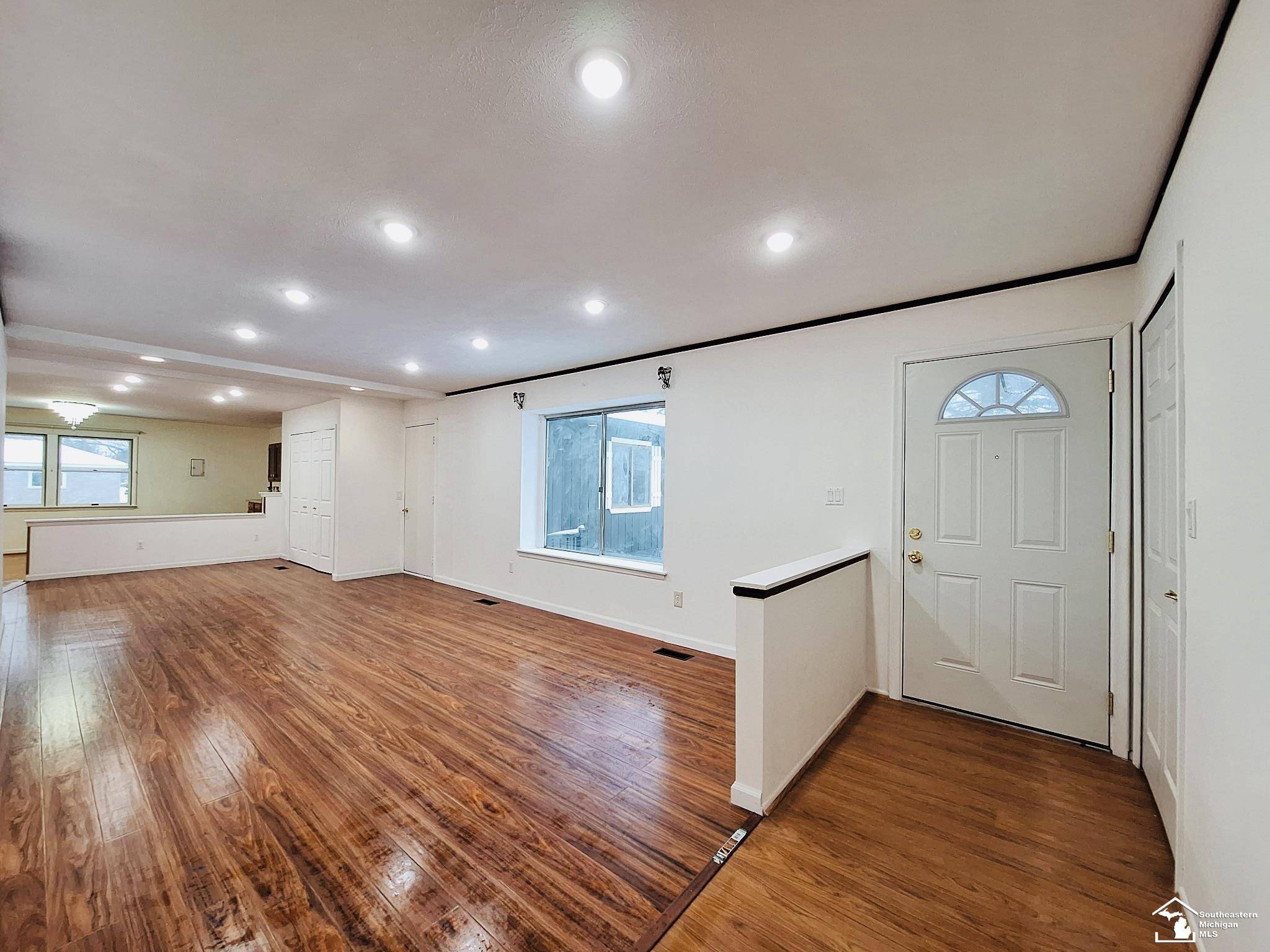 Van Buren Twp, MI 48111,48050 Hull RD