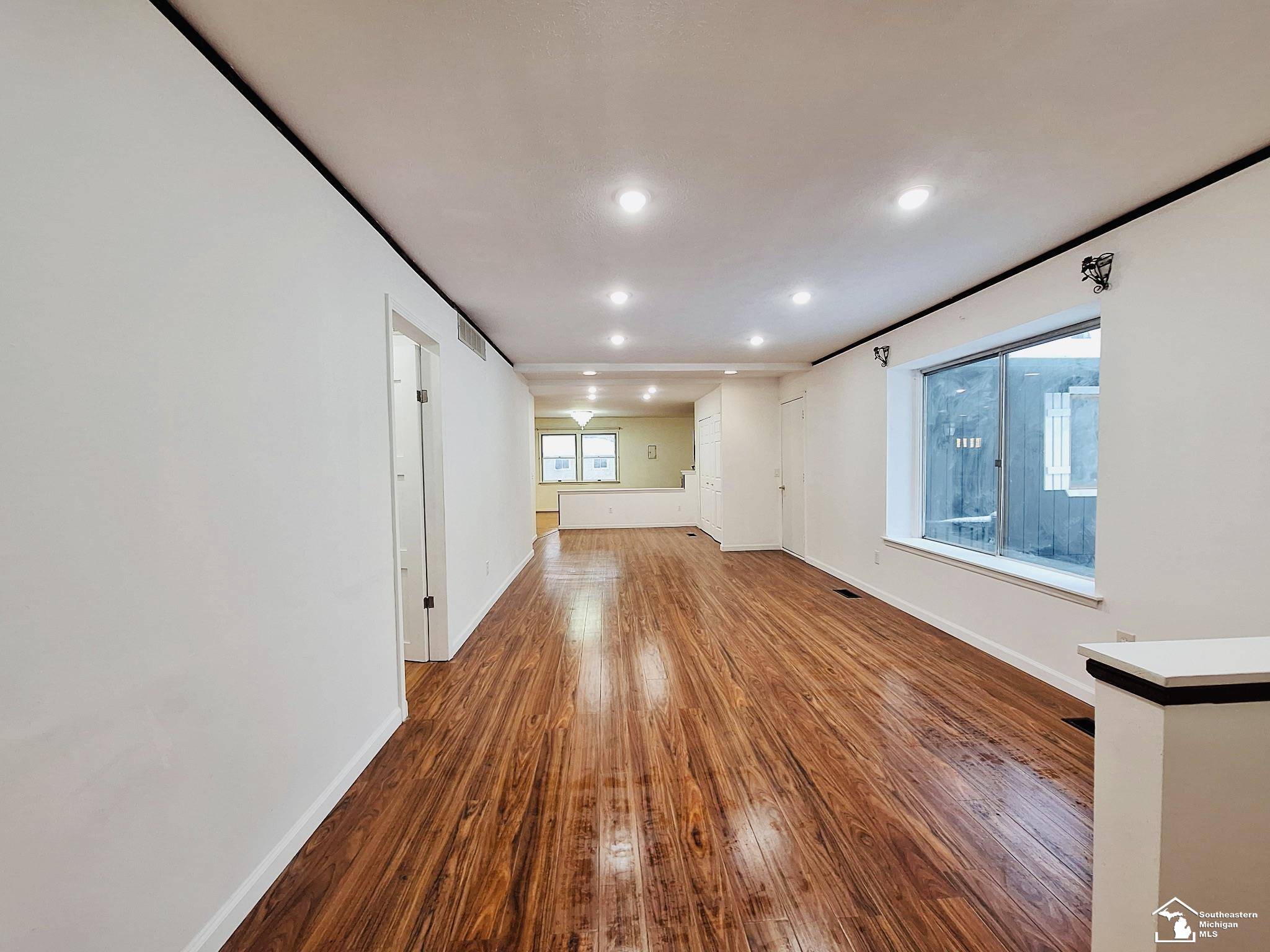 Van Buren Twp, MI 48111,48050 Hull RD