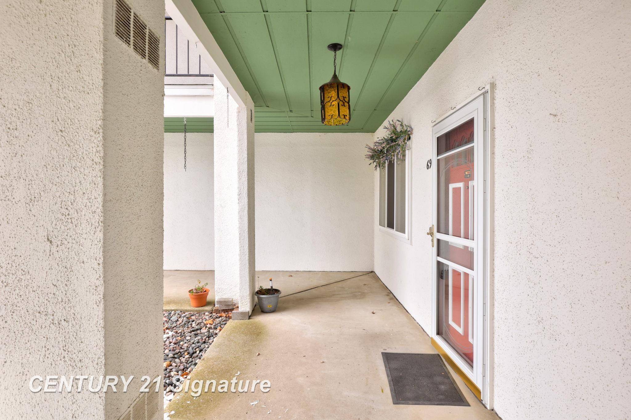 Saginaw, MI 48609,719 Kennely RD