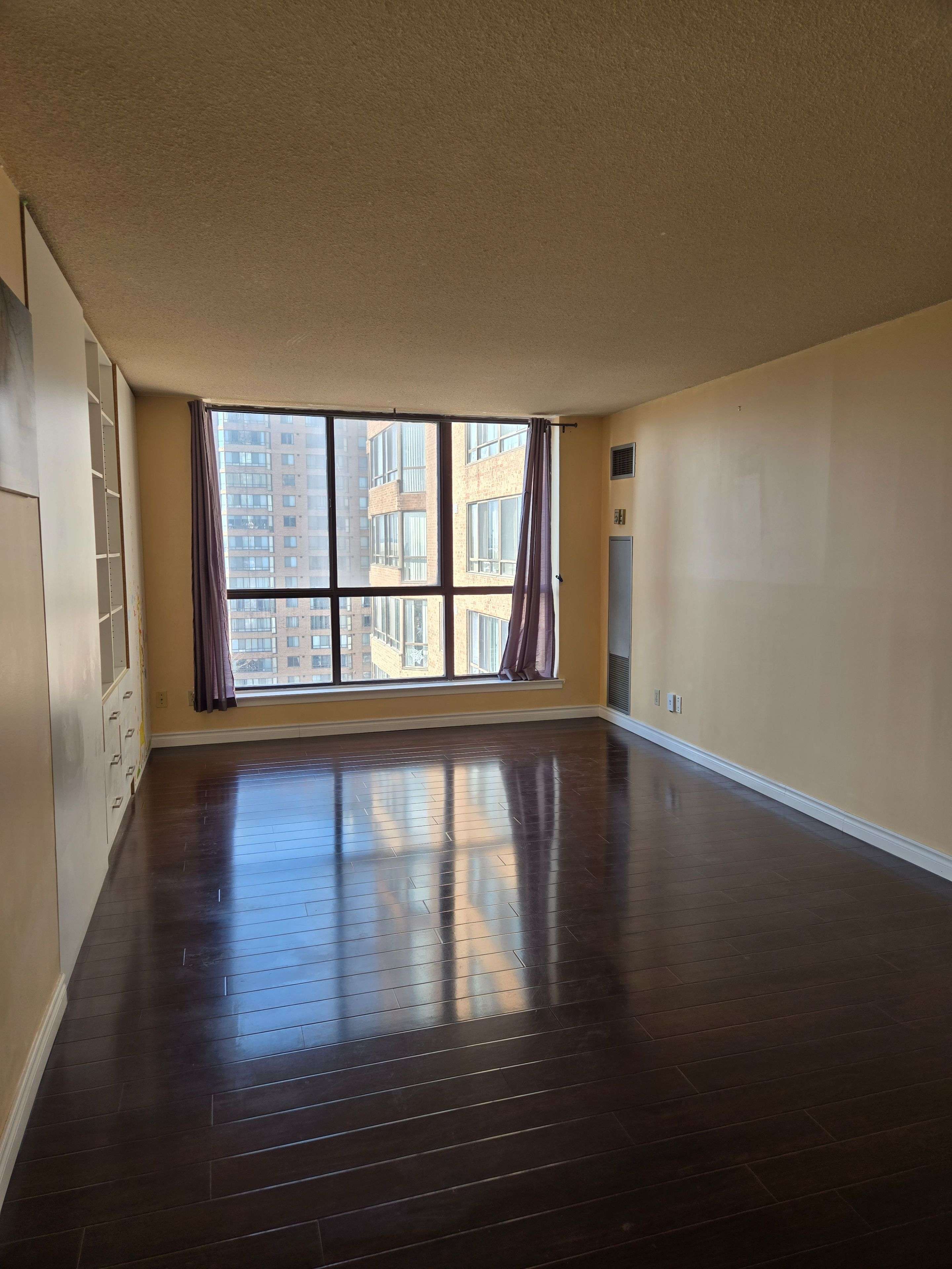 Toronto E05, ON M1W 3W1,75 Bamburgh CIR #928