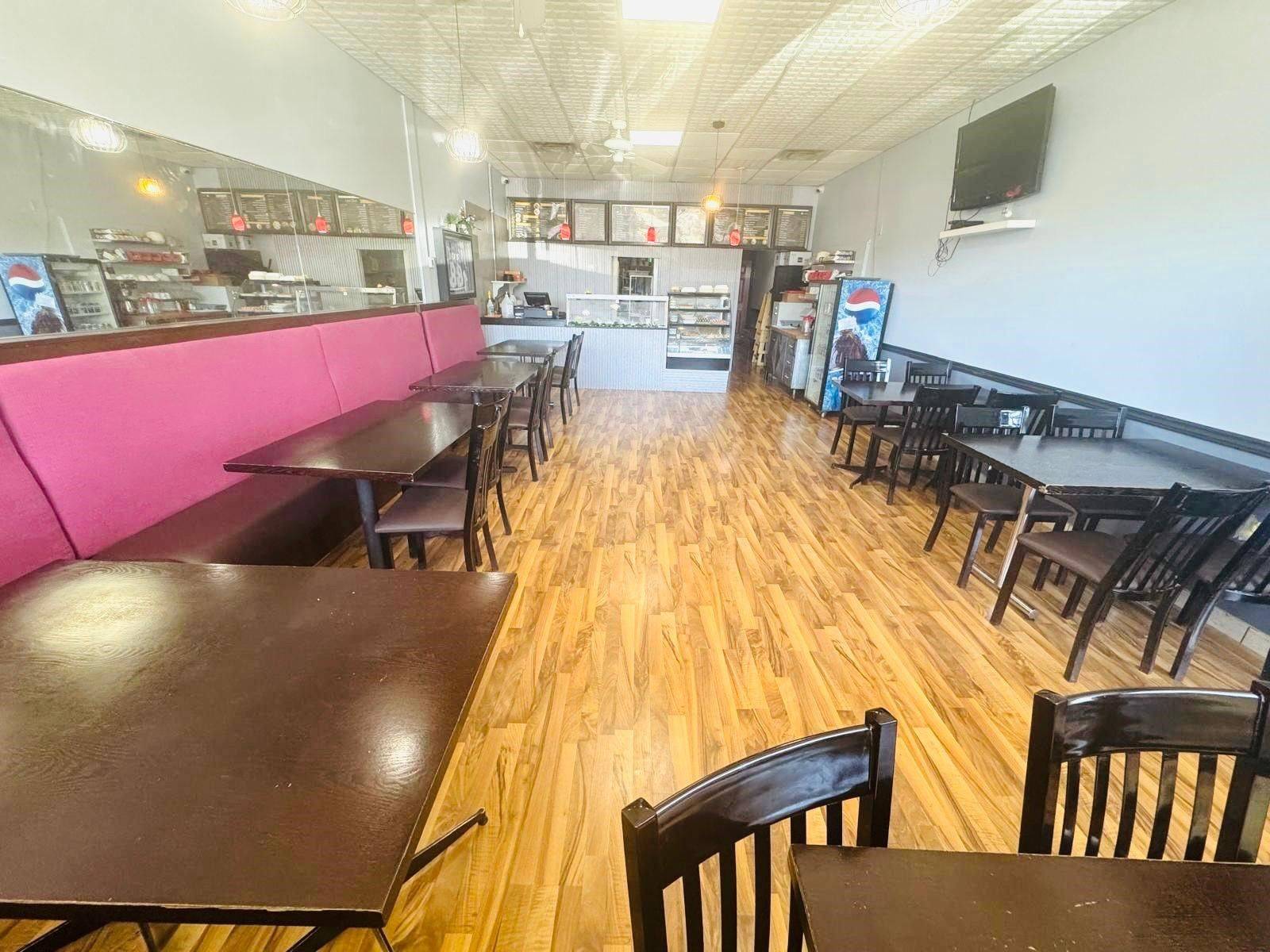 Oshawa, ON L1H 3E2,433 Simcoe ST S #3