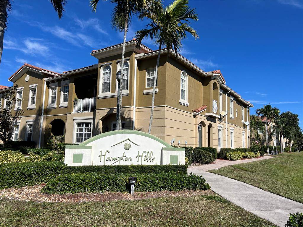 Tamarac, FL 33321,5766 Hampton Hills Blvd #4101