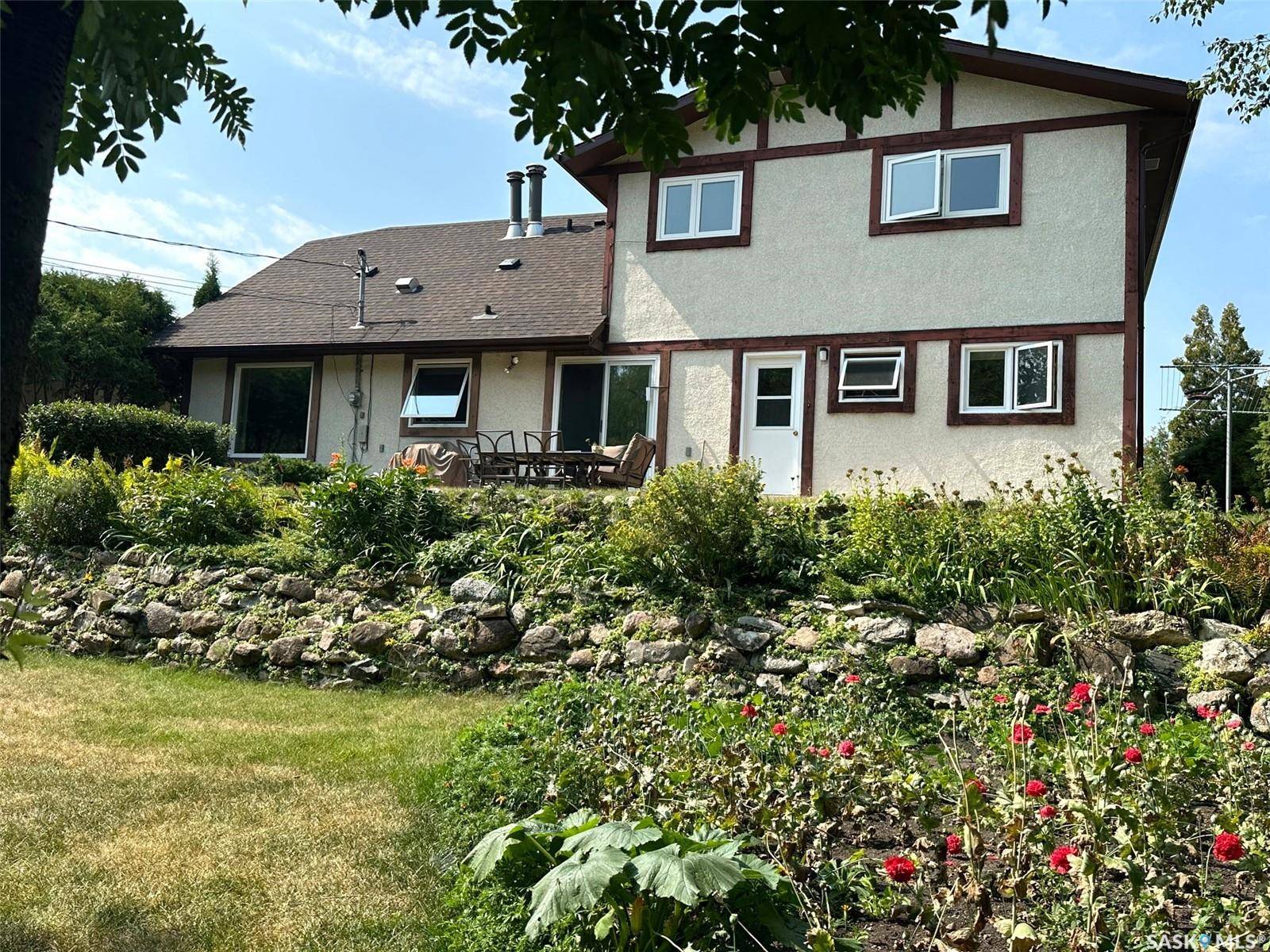 Hudson Bay, SK S0E 0Y0,706 Donald STREET