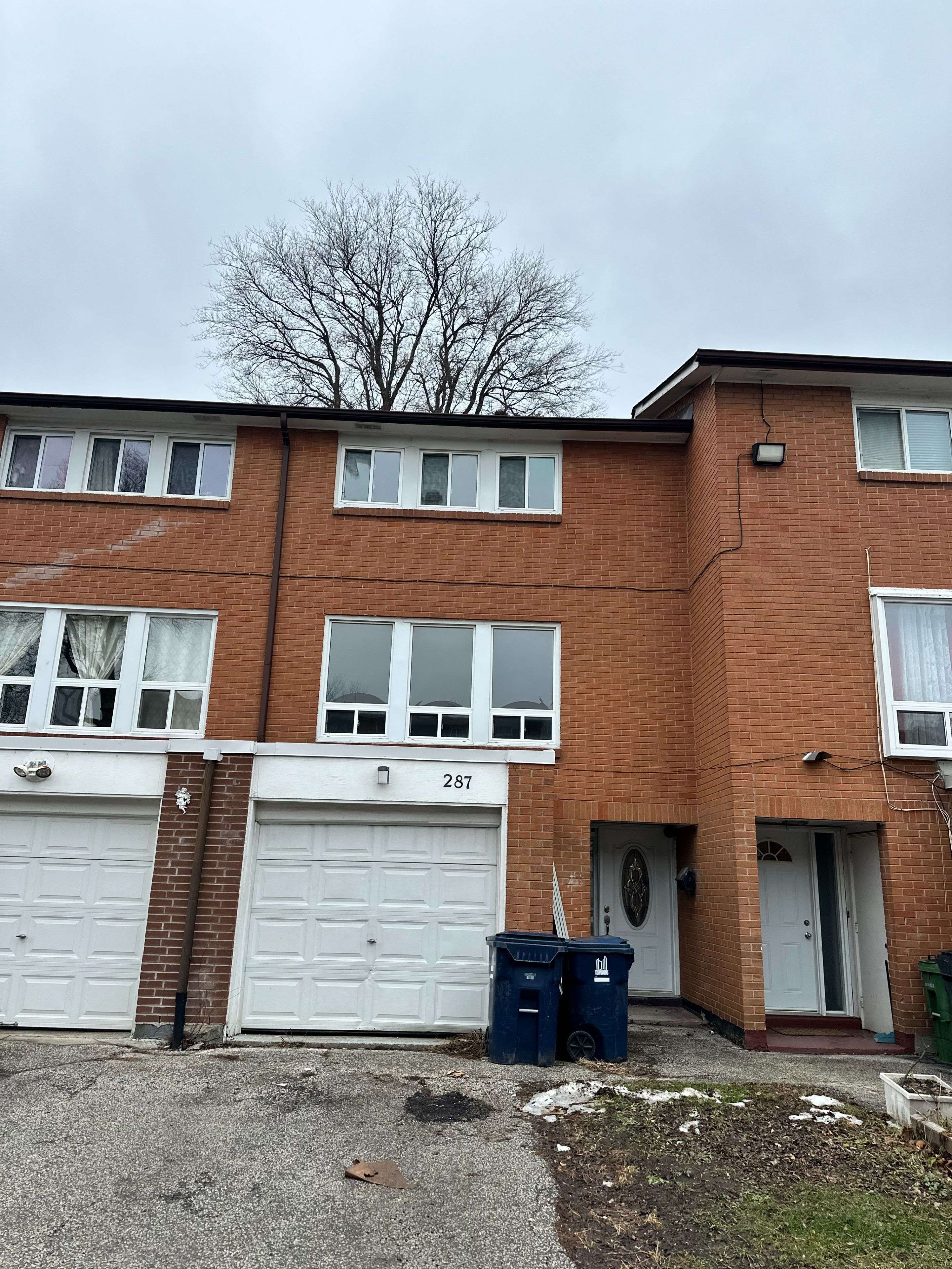 Toronto W10, ON M1B 1V6,1605 Albion RD #287