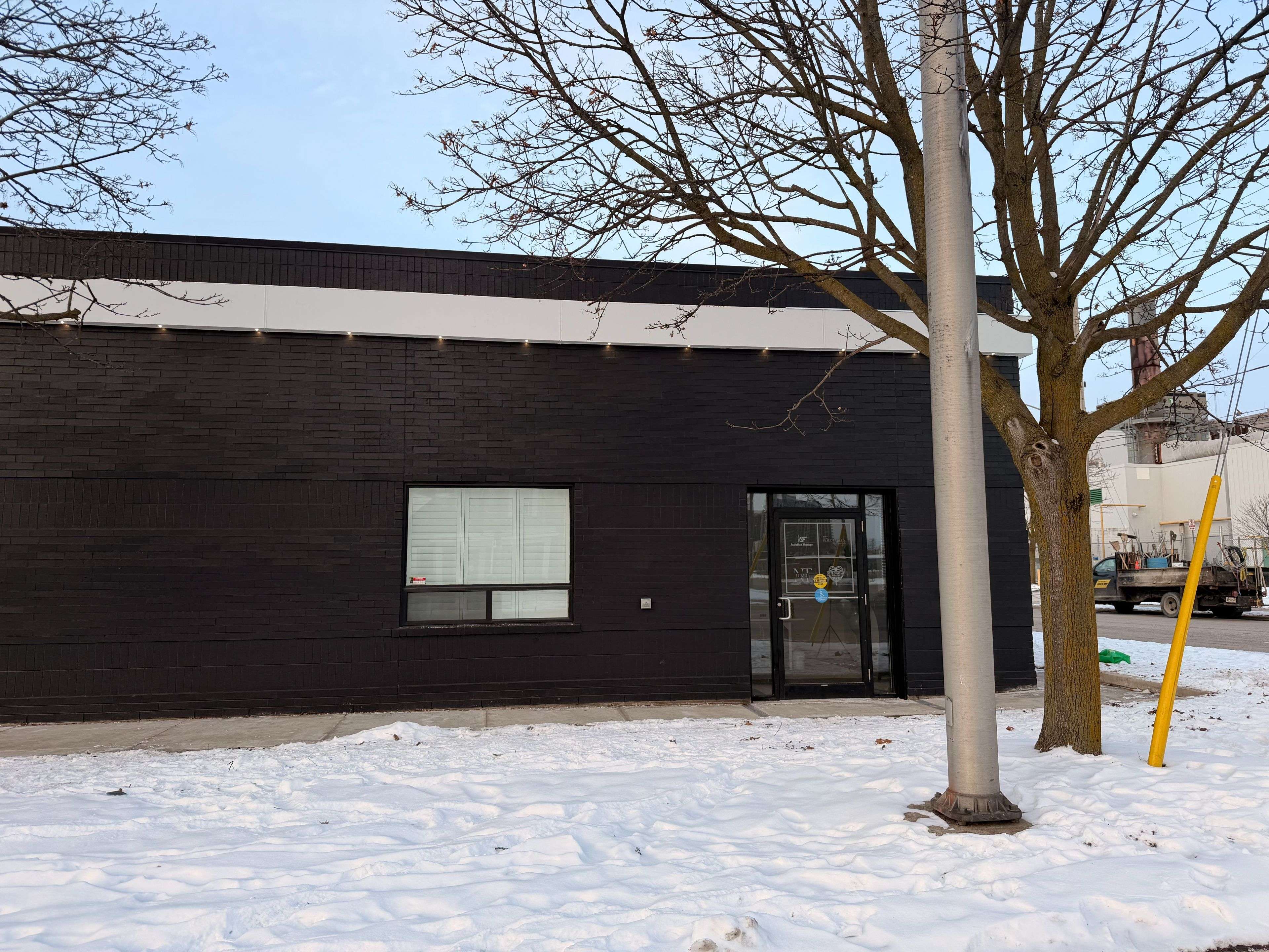 London East, ON N6B 2S7,275 Colborne ST