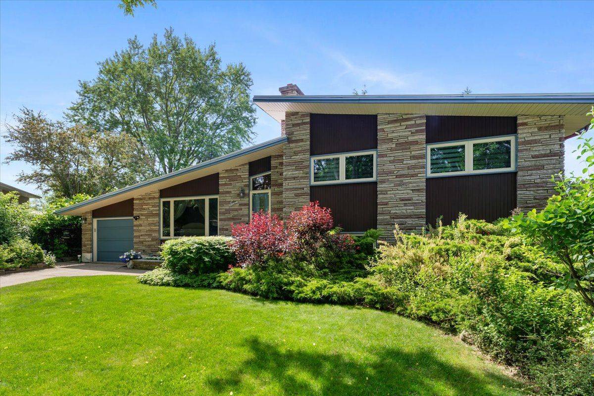 St. Catharines, ON L2T 2A2,7 Glenayr PL