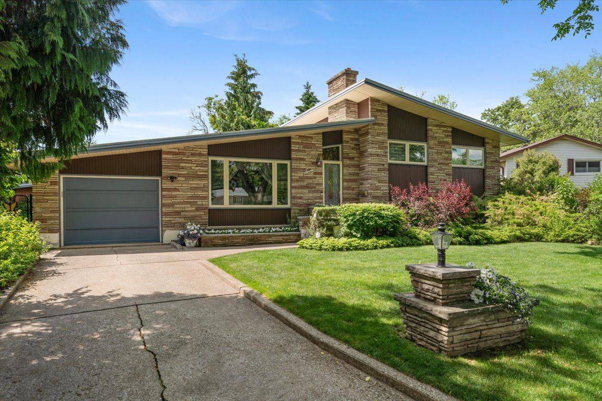 St. Catharines, ON L2T 2A2,7 Glenayr PL