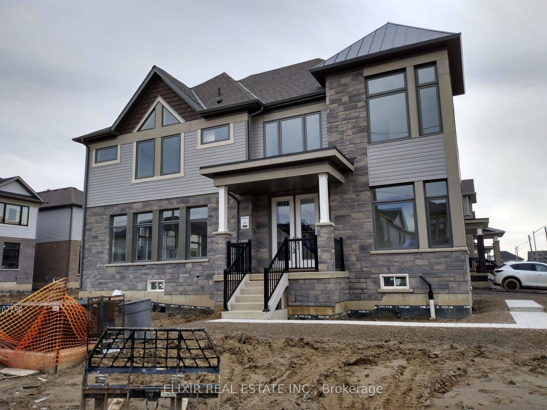 Hamilton, ON L0R 1W0,3 Weylie ST E