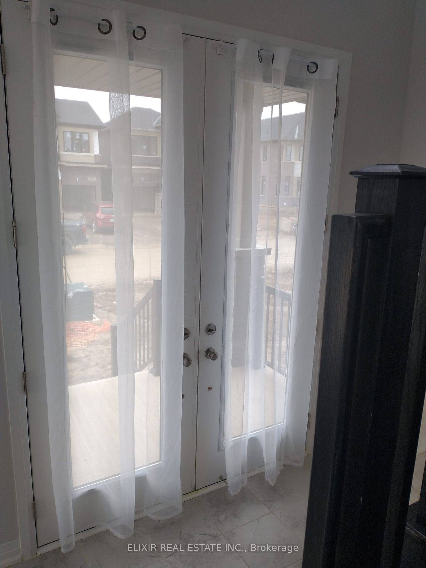 Hamilton, ON L0R 1W0,3 Weylie ST E