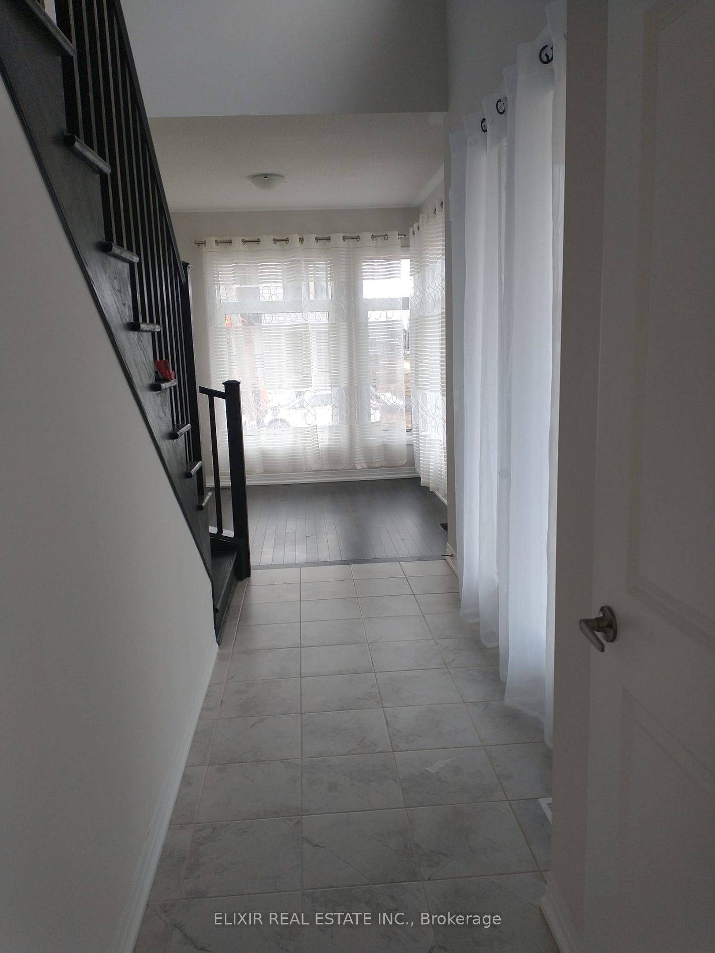 Hamilton, ON L0R 1W0,3 Weylie ST E