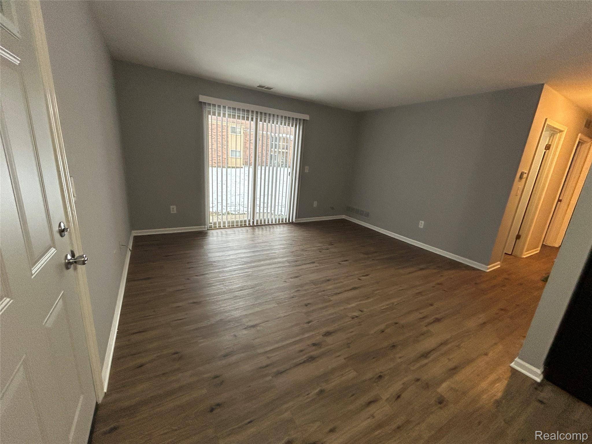 Fraser, MI 48026,34690 Clarkson DR W #27