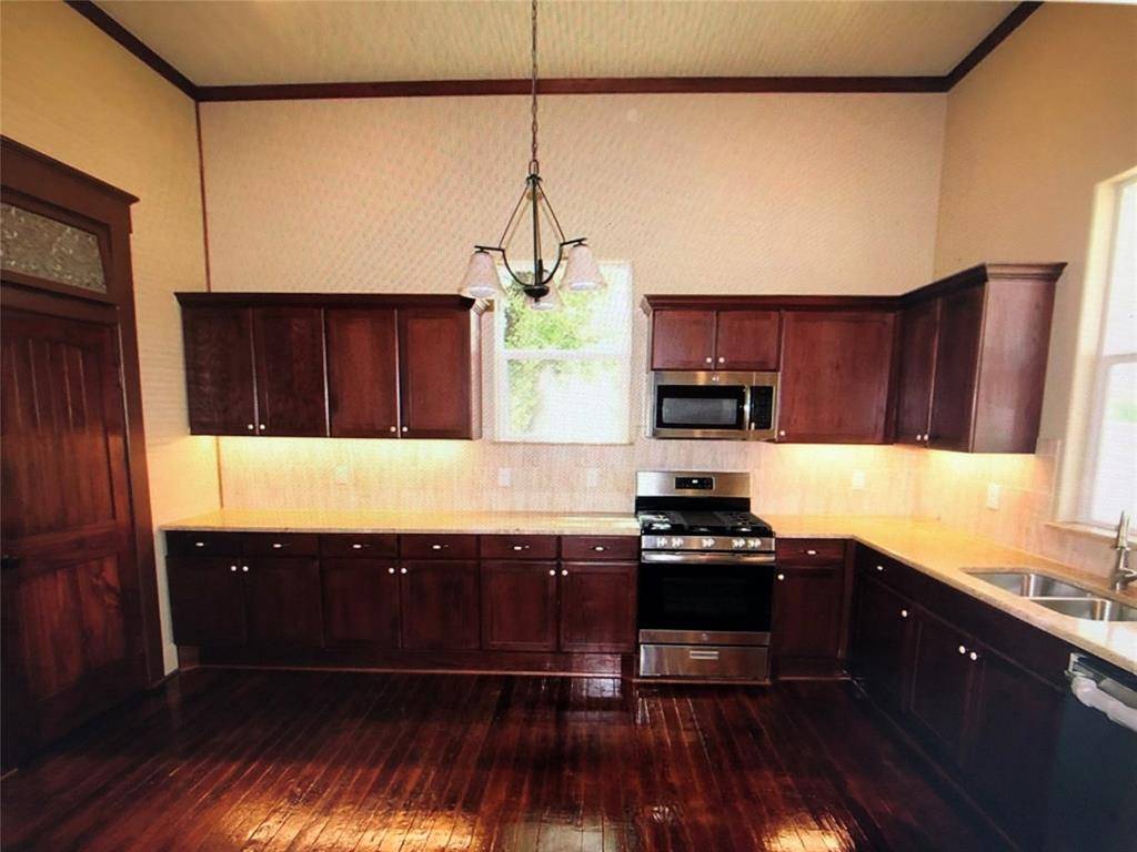 Farmersville, TX 75442,602 S Main Street