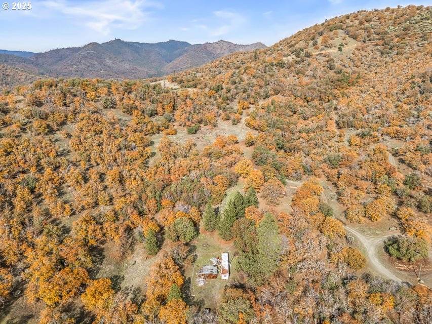 11926 BLACKWELL RD, Central Point, OR 97502