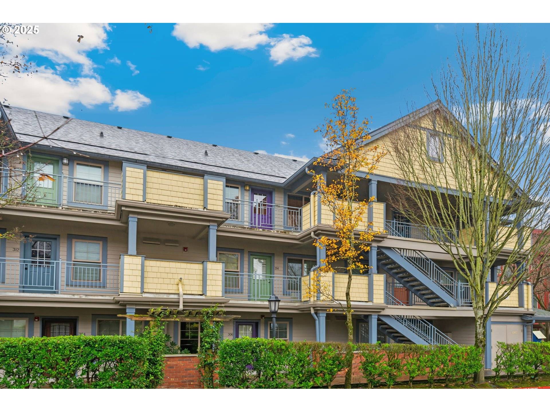 Portland, OR 97220,9837 NE IRVING ST #322