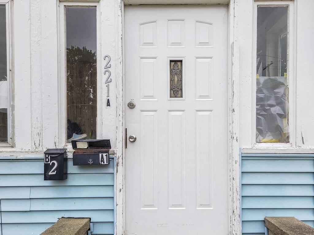 Saint Louis, MI 48880,221 North ST