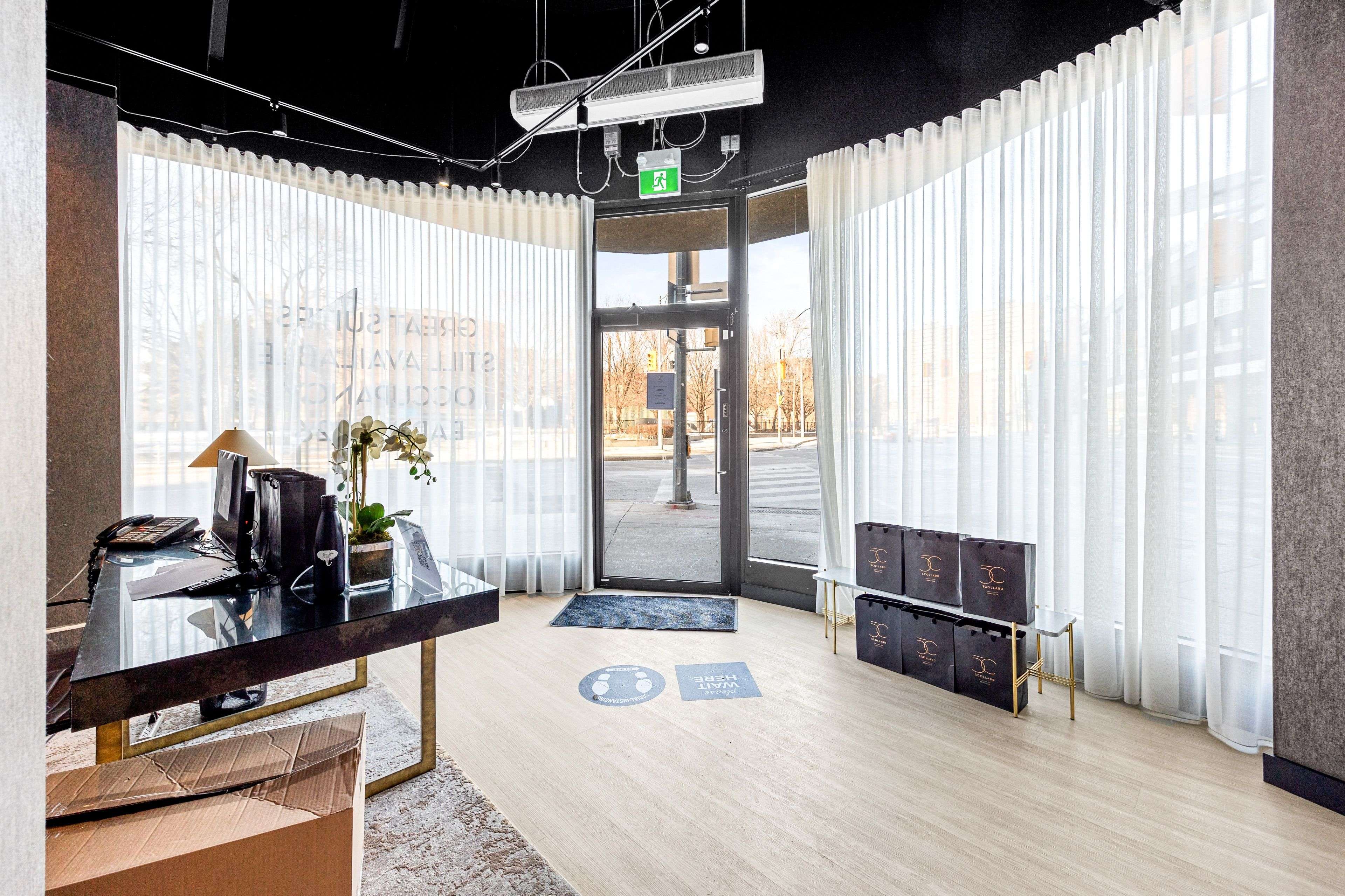 Toronto C02, ON M5R 2C4,1333 Bay ST