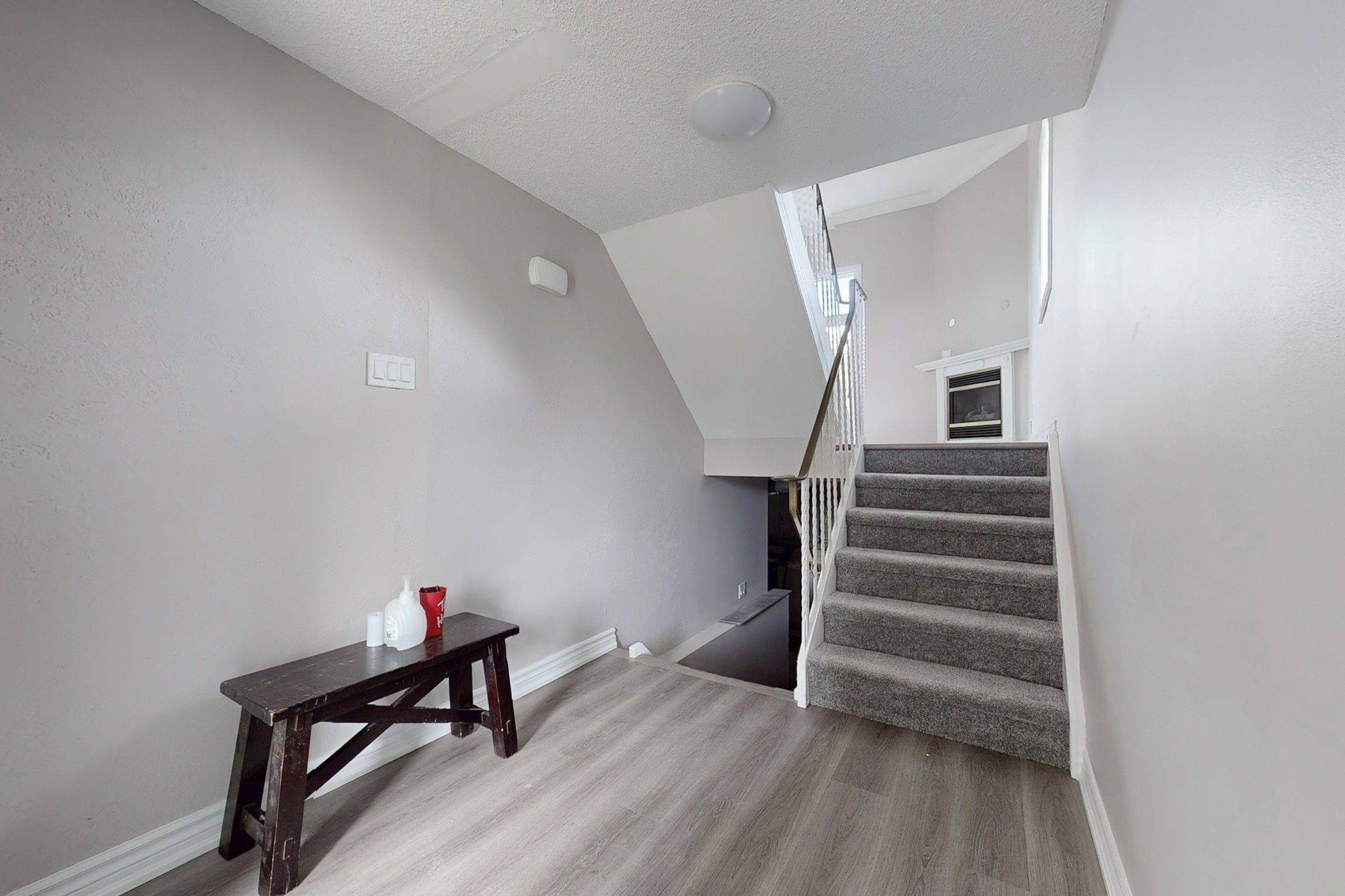 Oshawa, ON L1G 7L1,1330 Trowbridge DR #76