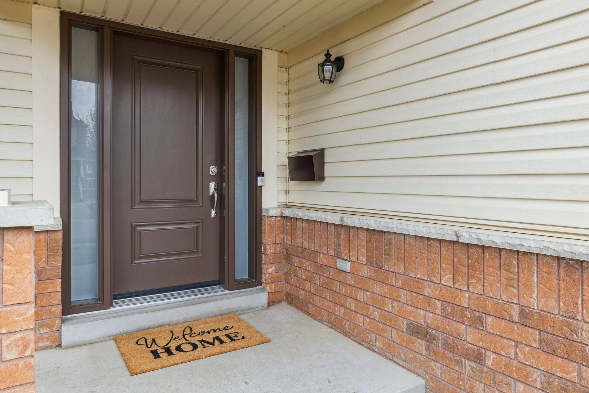 Whitby, ON L1R 3H1,92 Longueuil PL