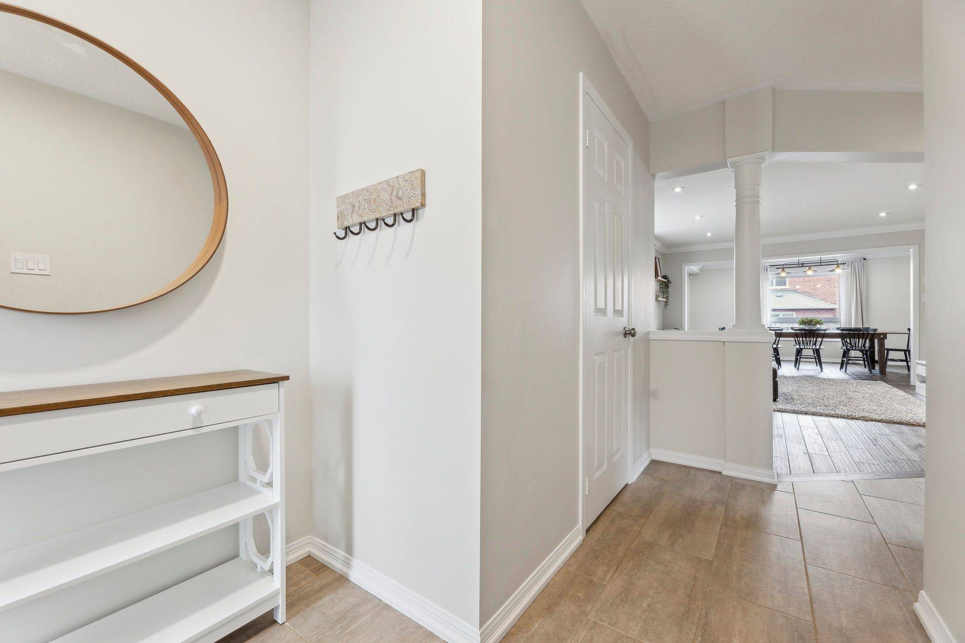 Whitby, ON L1R 3H1,92 Longueuil PL