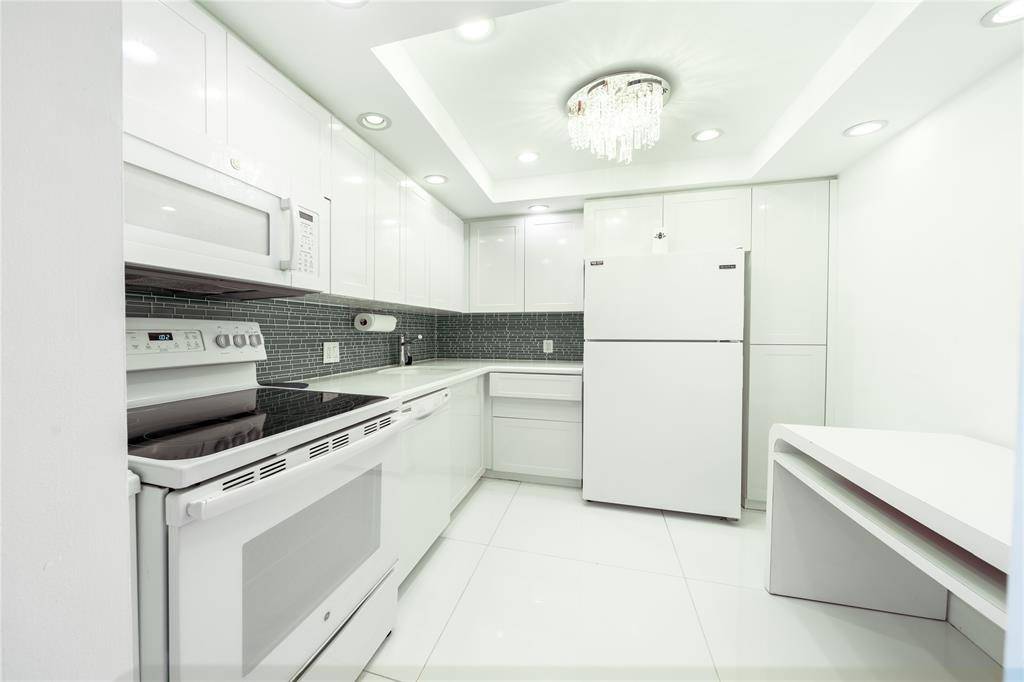 Aventura, FL 33180,20379 W Country Club Dr #2234