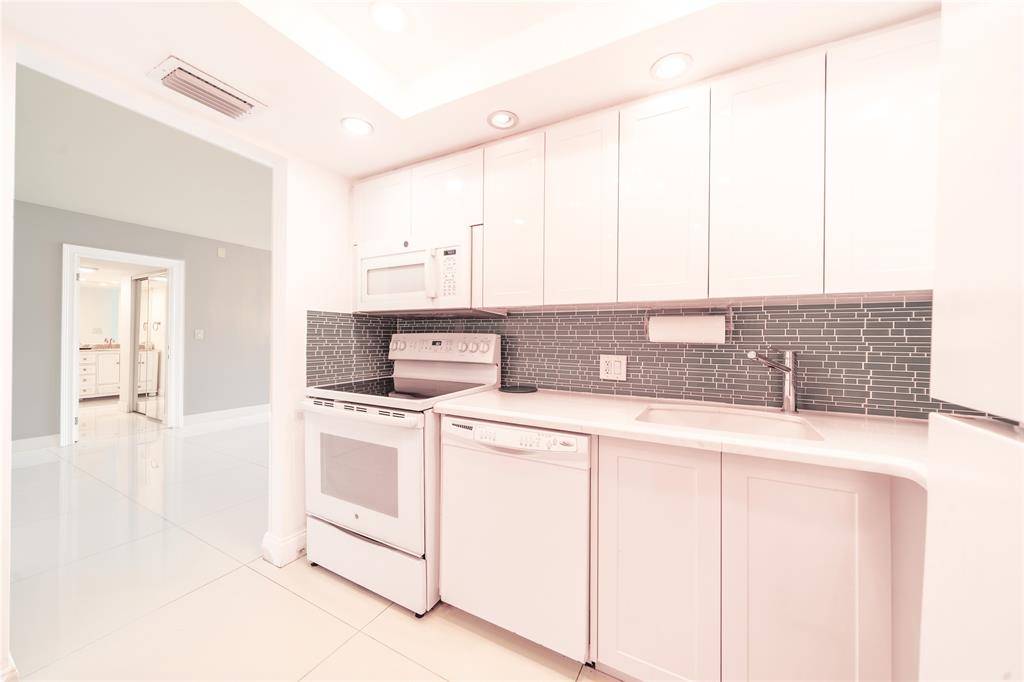 Aventura, FL 33180,20379 W Country Club Dr #2234