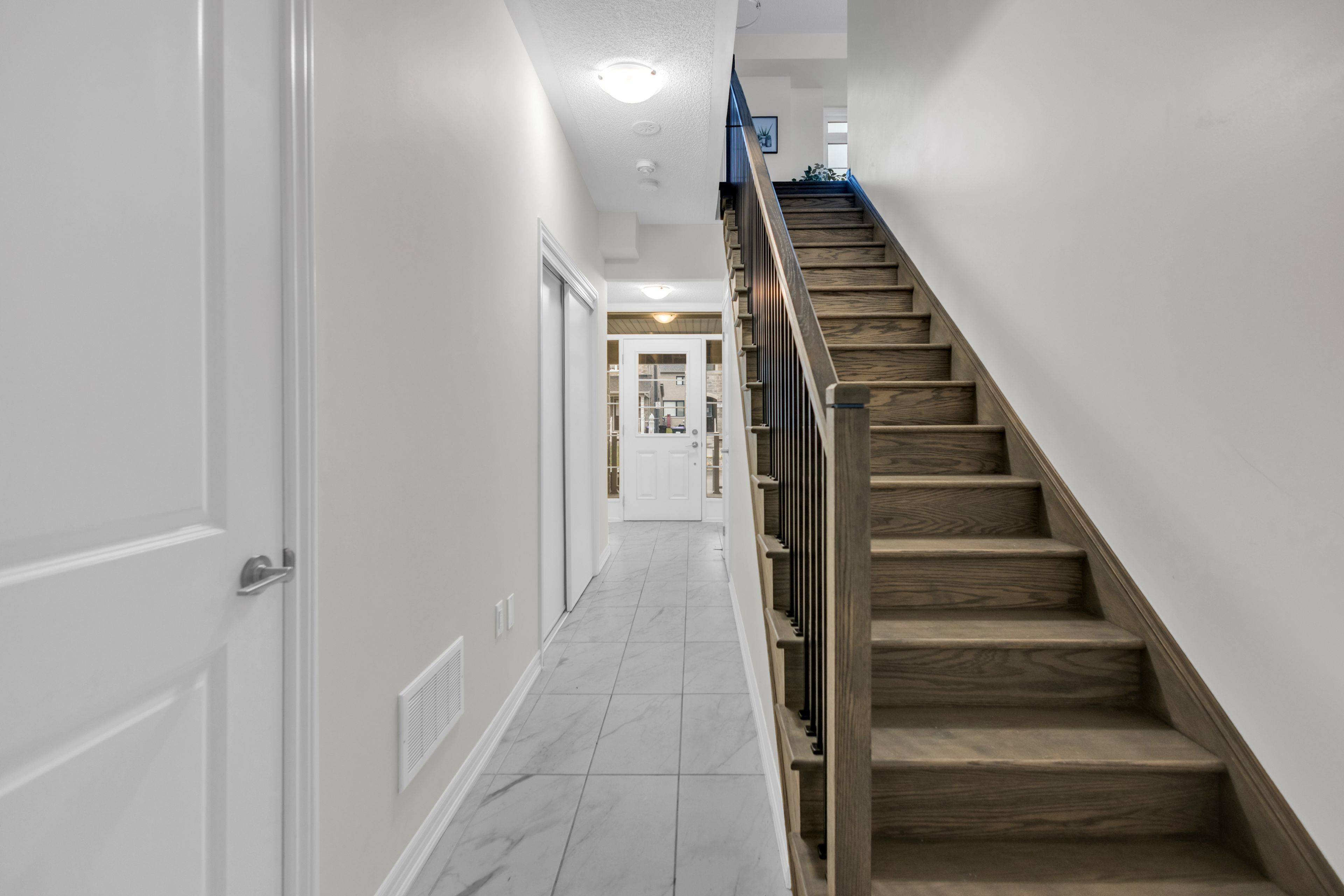 Bradford West Gwillimbury, ON L3Z 4P1,47 Montrose BLVD