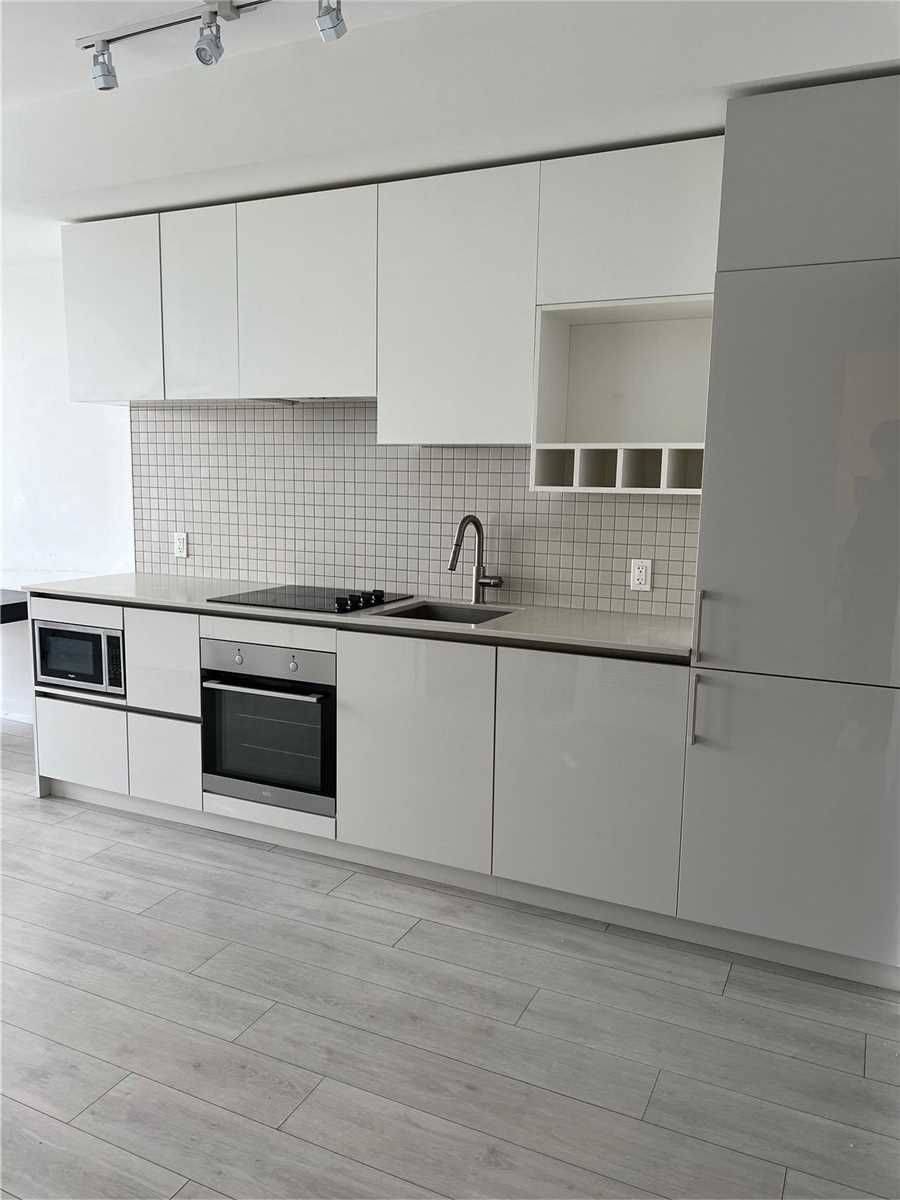 Vaughan, ON L4K 0J5,5 Buttermill AVE #3106