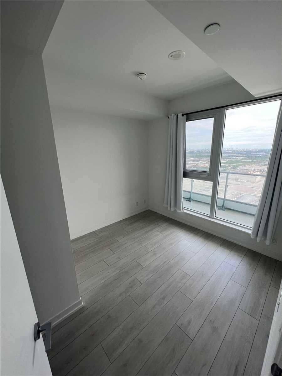 Vaughan, ON L4K 0J5,5 Buttermill AVE #3106