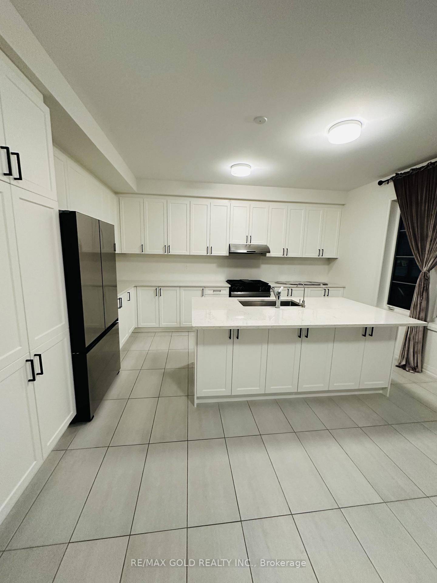 Adjala-tosorontio, ON L0G 1W0,5 Bluebird BLVD