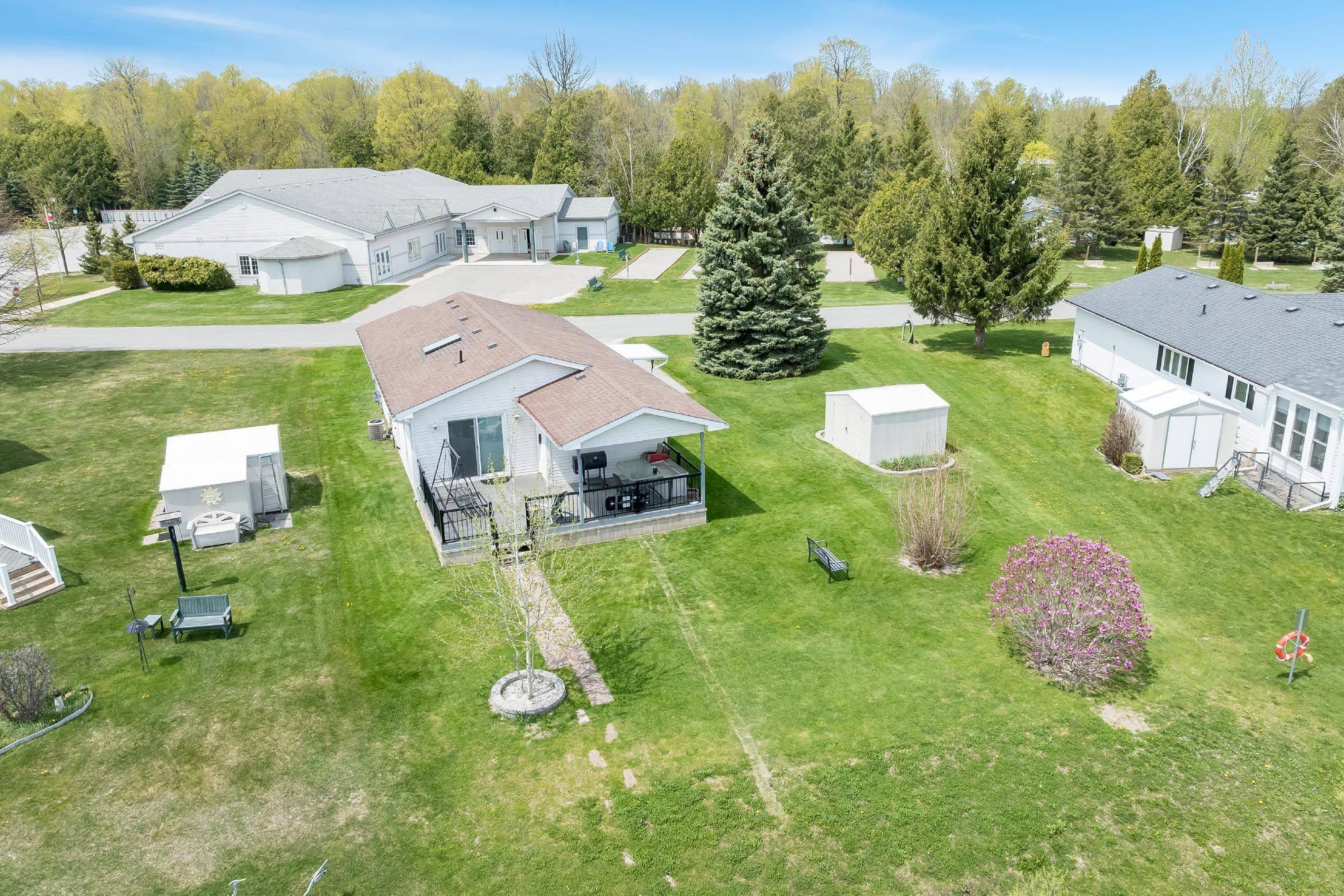 Wasaga Beach, ON L9Z 3A8,30 Indiana AVE